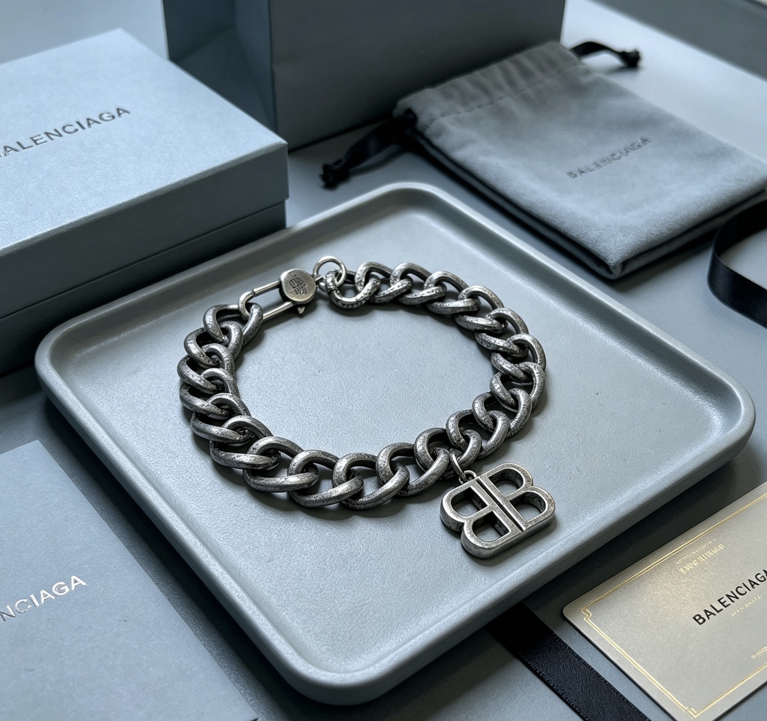 Luxury necklace 24cm