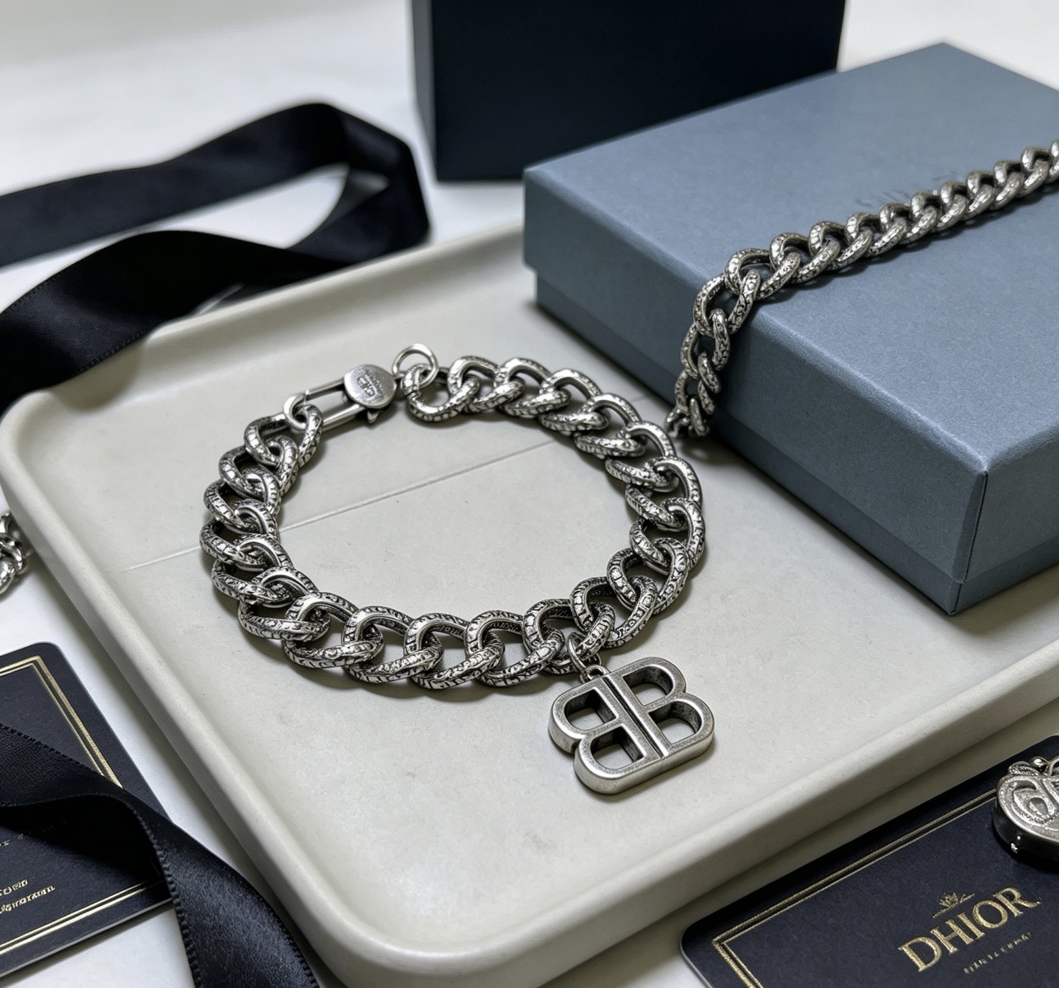 Luxury necklace 24cm