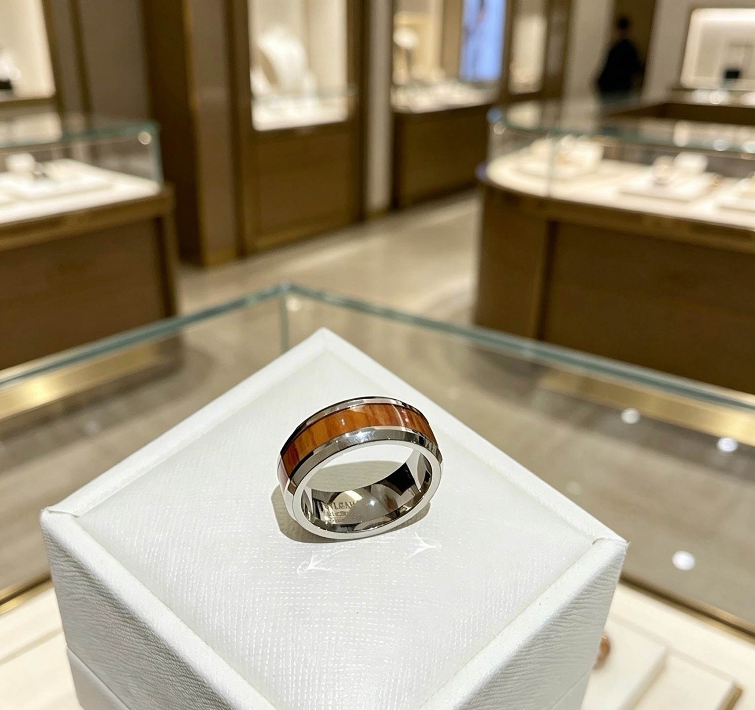 Bvlgari B zero1 ring silver-toned metal with brown wood inlay 60