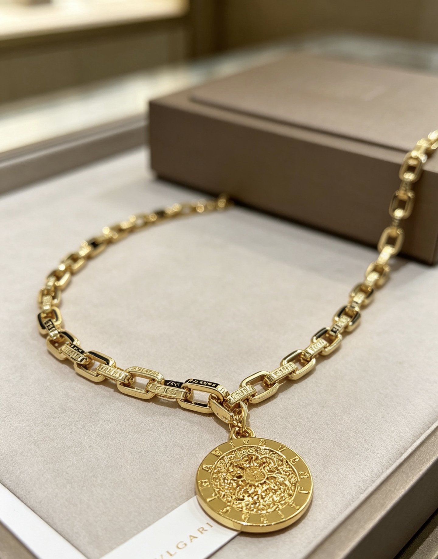 Bvlgari DIVAS DREAM necklace 18K gold 60cm