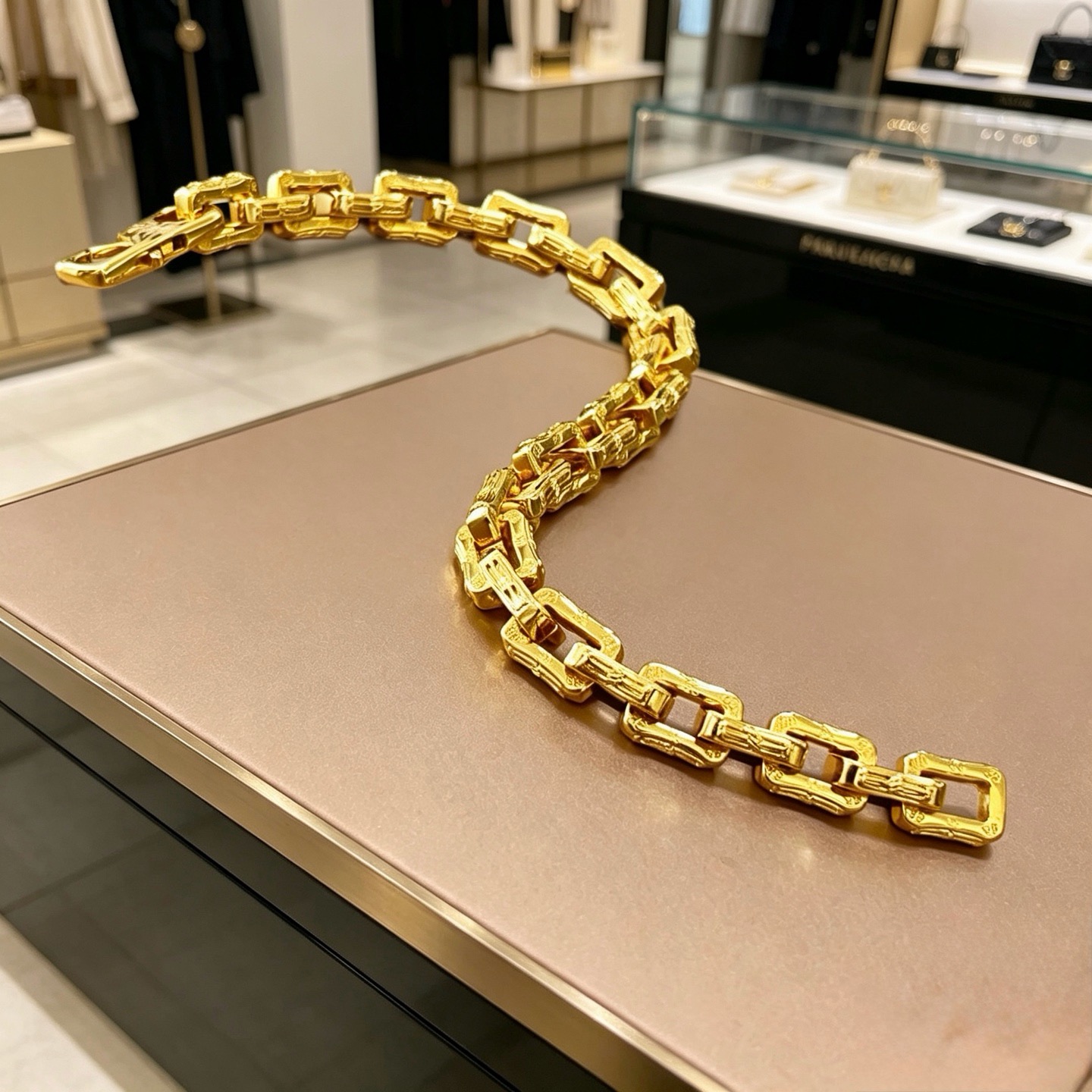 Luxury necklace 24cm