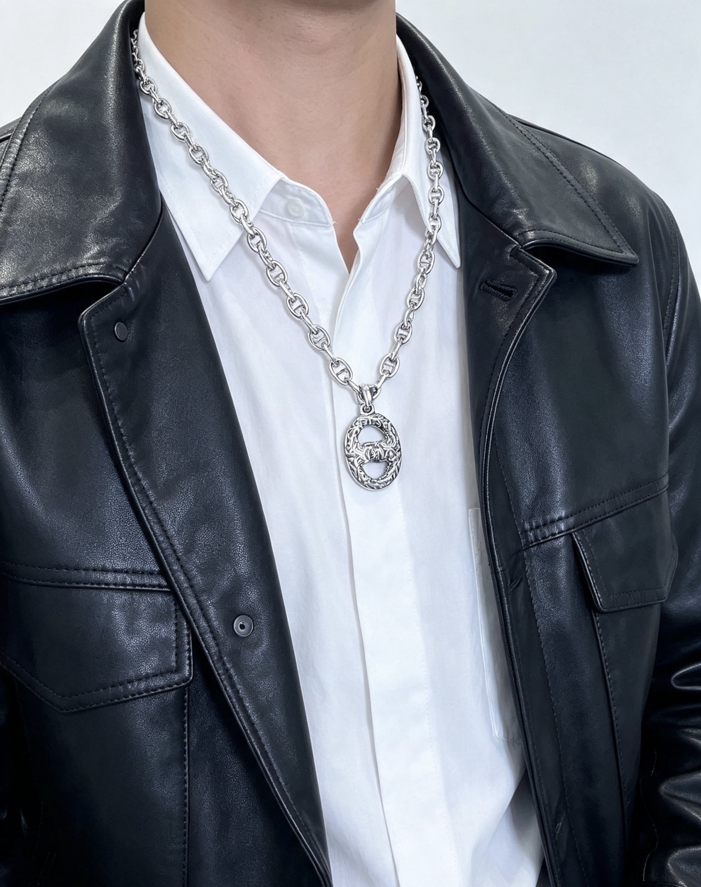 Hermes Farandole Chaine d Ancre Collana con pendente inciso Argento sterling anticato con volute incise senza pietre preziose 50 cm