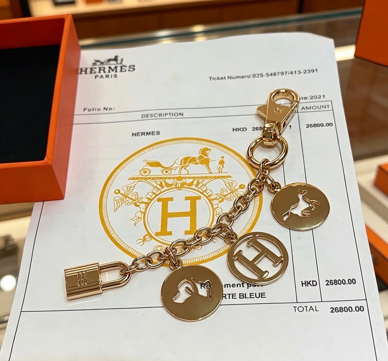 Hermes Olga Charm Chaveiro pingente Metal dourado com acabamento polido sem pedras preciosas 12cm