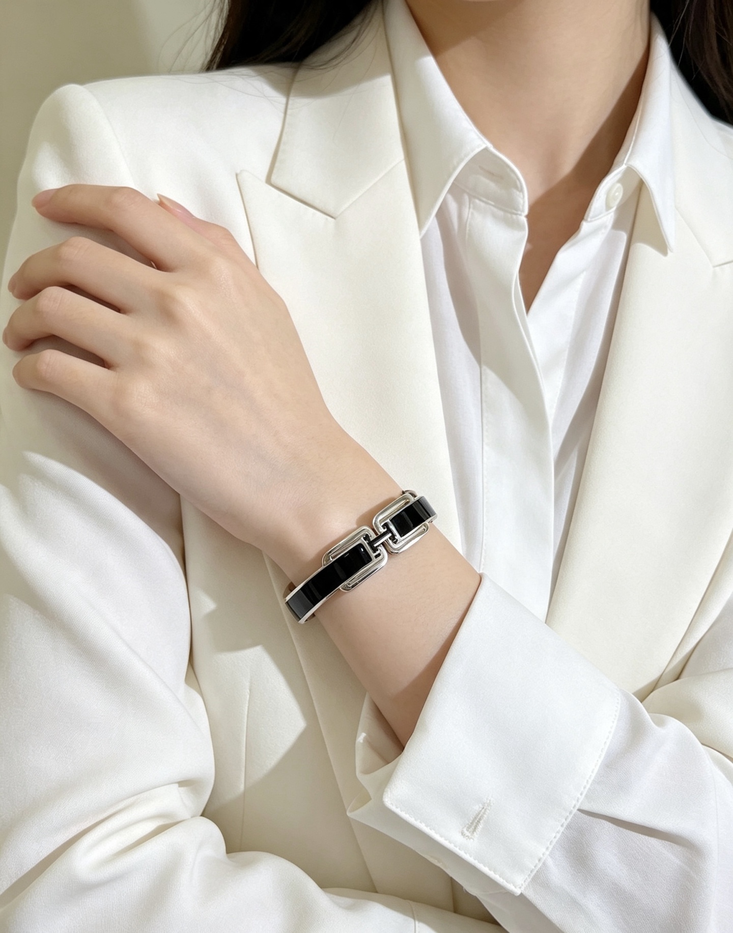 Bracciale Hermes Clic H Metallo argentato con smalto nero 17 cm