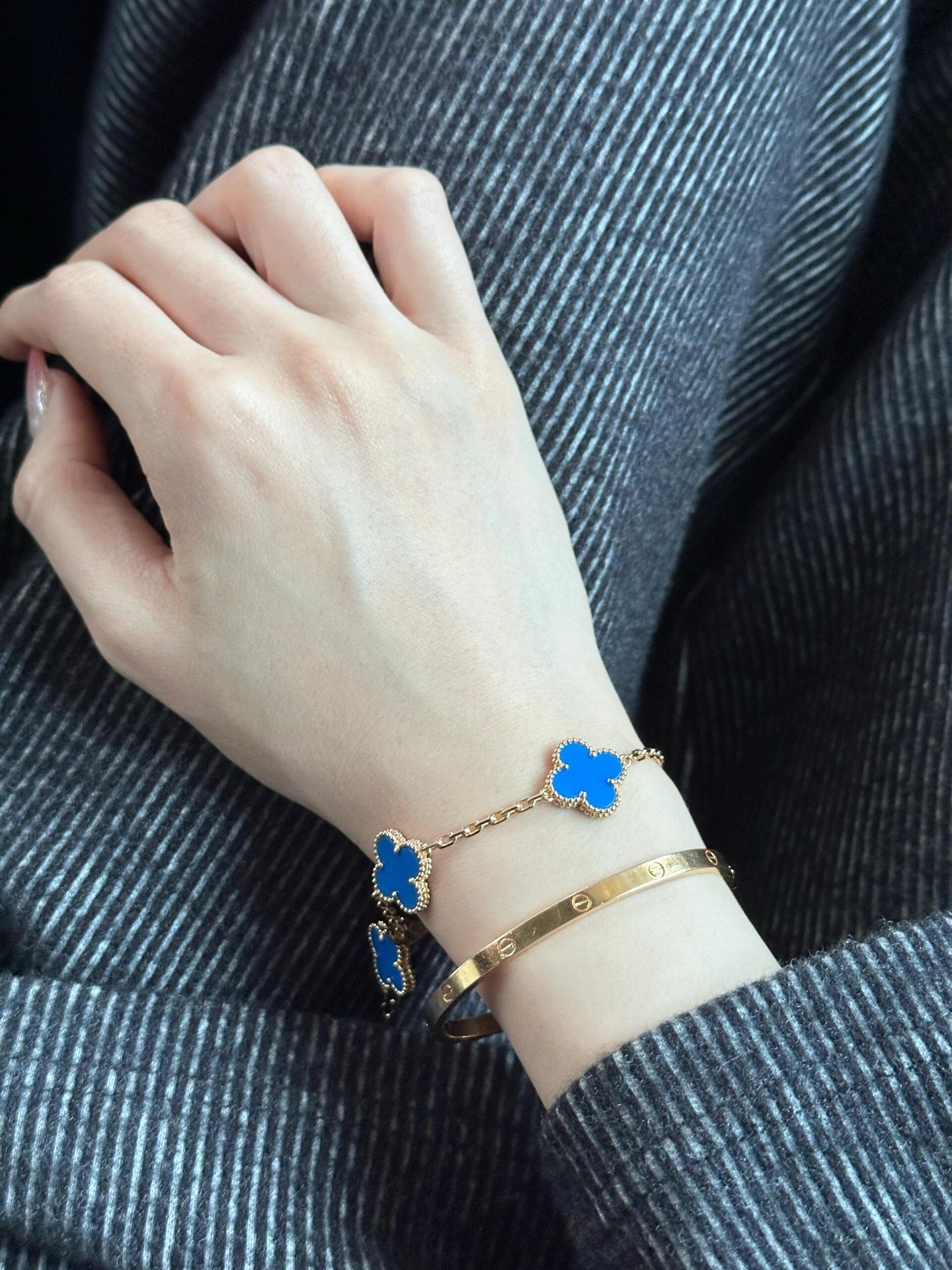 Van Cleef Arpels Alhambra bracelet Rose gold with blue agate clover motifs 17cm