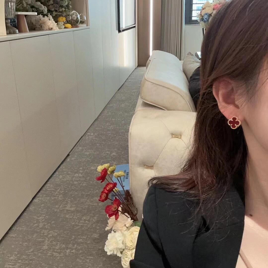 Van Cleef Arpels Sweet Alhambra earrings 18k yellow gold with carnelian red stone 9 5mm stud diameter