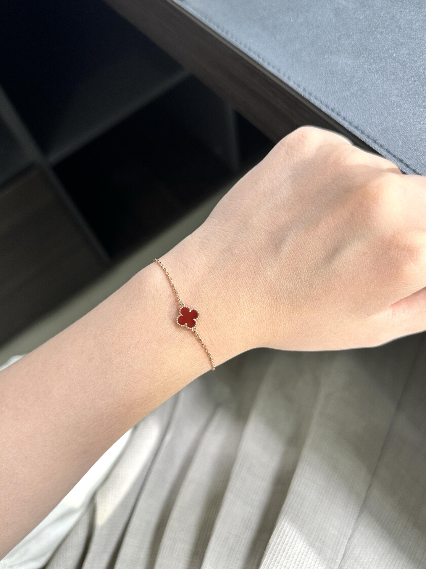 Van Cleef Arpels Sweet Alhambra bracelet Rose gold with red carnelian 17cm