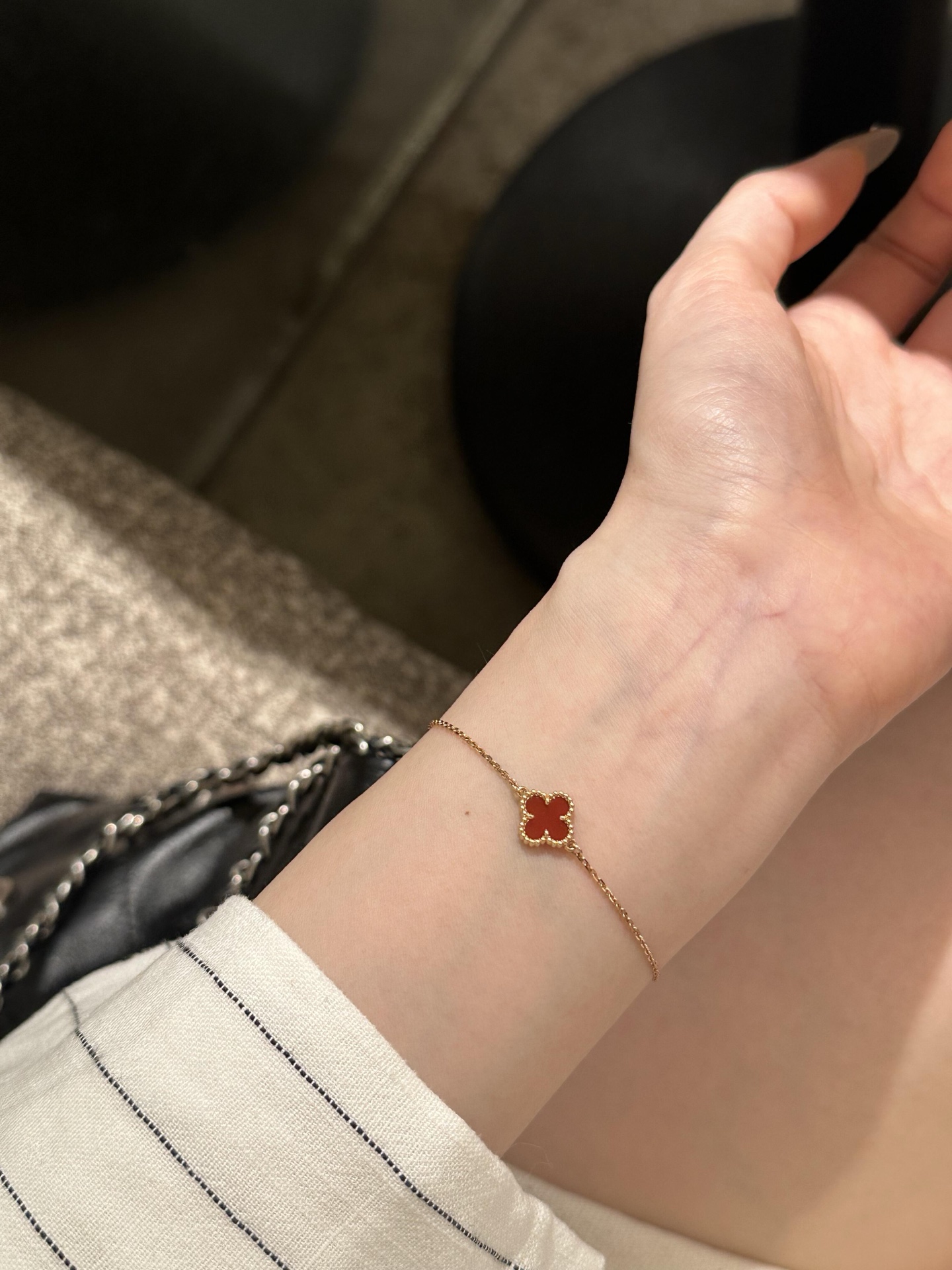 Van Cleef Arpels Sweet Alhambra bracelet Rose gold with red carnelian 17cm