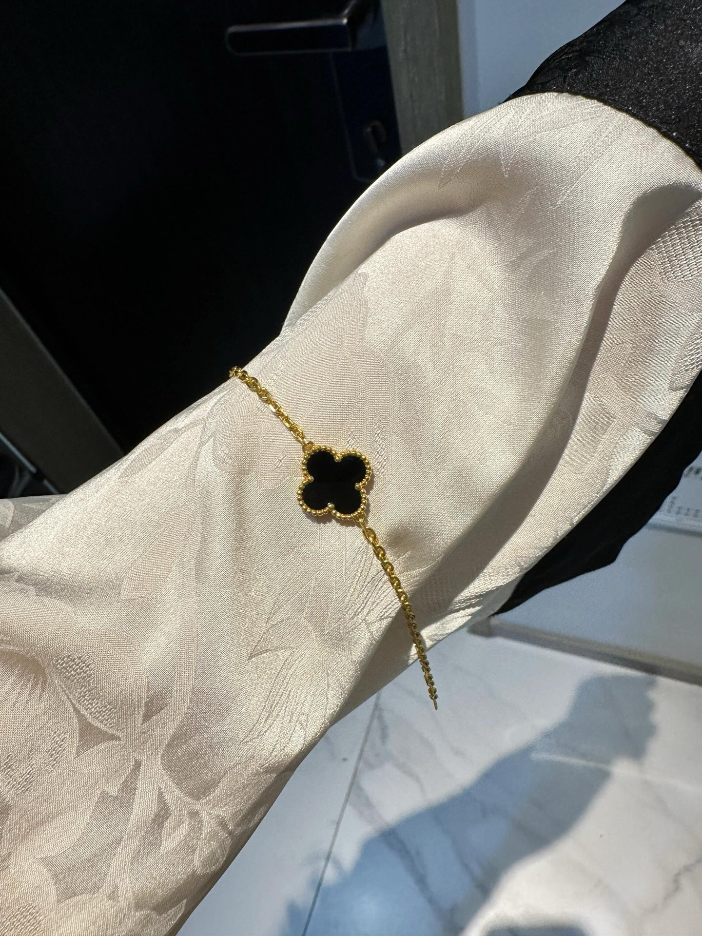 Bracciale Van Cleef Arpels Alhambra Oro giallo con onice nero 17 cm