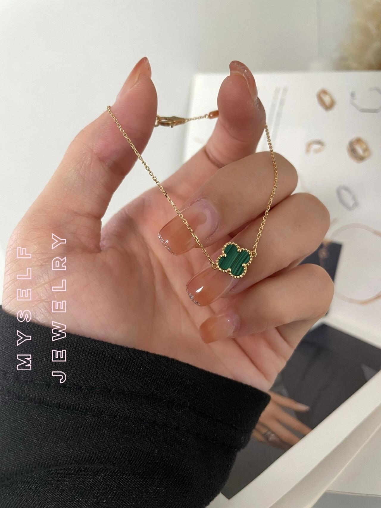 Van Cleef Arpels Alhambra bracelet yellow gold green malachite 17cm