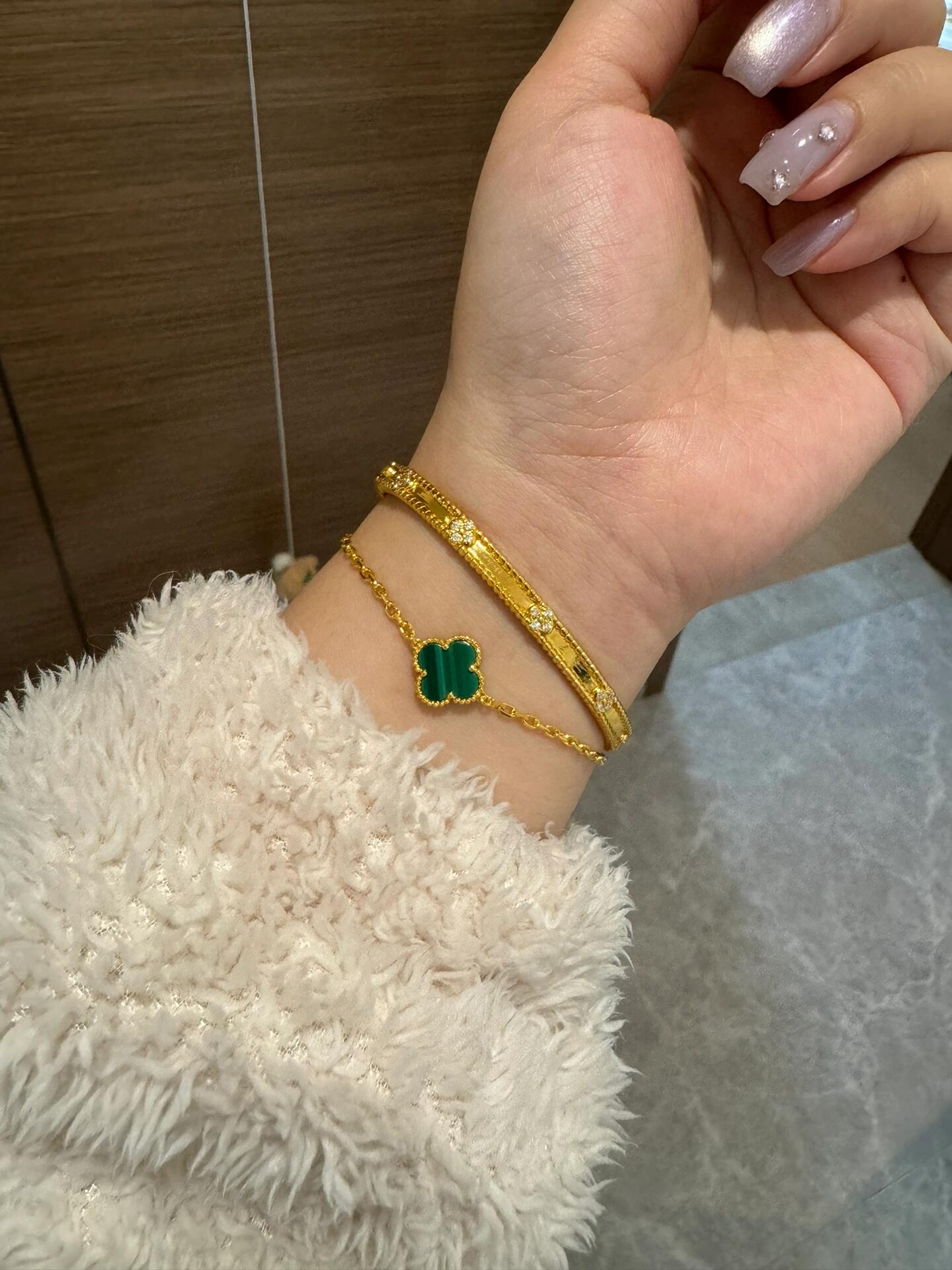 Van Cleef Arpels Alhambra bracelet yellow gold green malachite 17cm