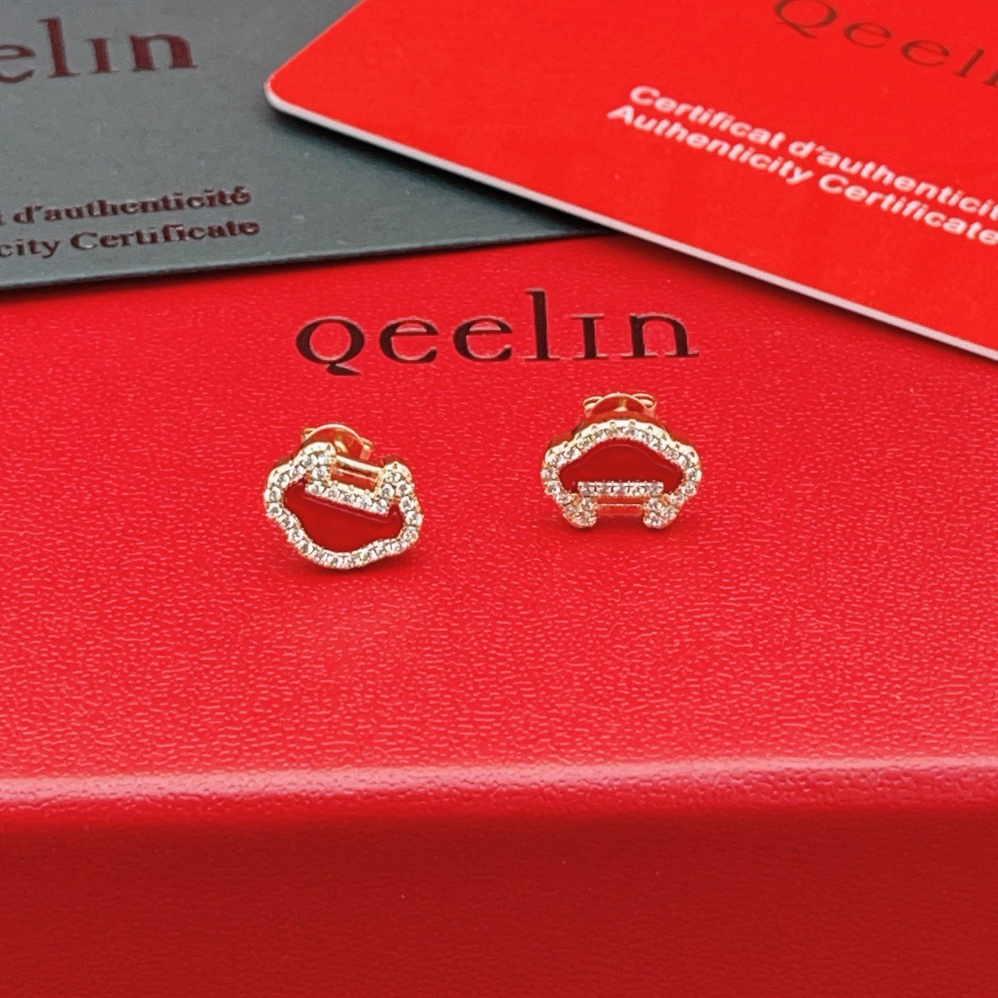 Qeelin Yu Yi earrings 18k rose gold red carnelian clear diamond 8mm stud diameter
