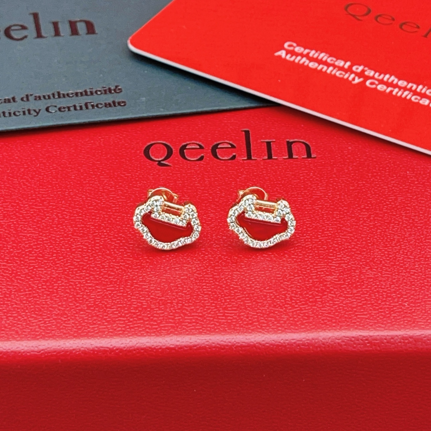Qeelin Yu Yi earrings 18k rose gold red carnelian clear diamond 8mm stud diameter
