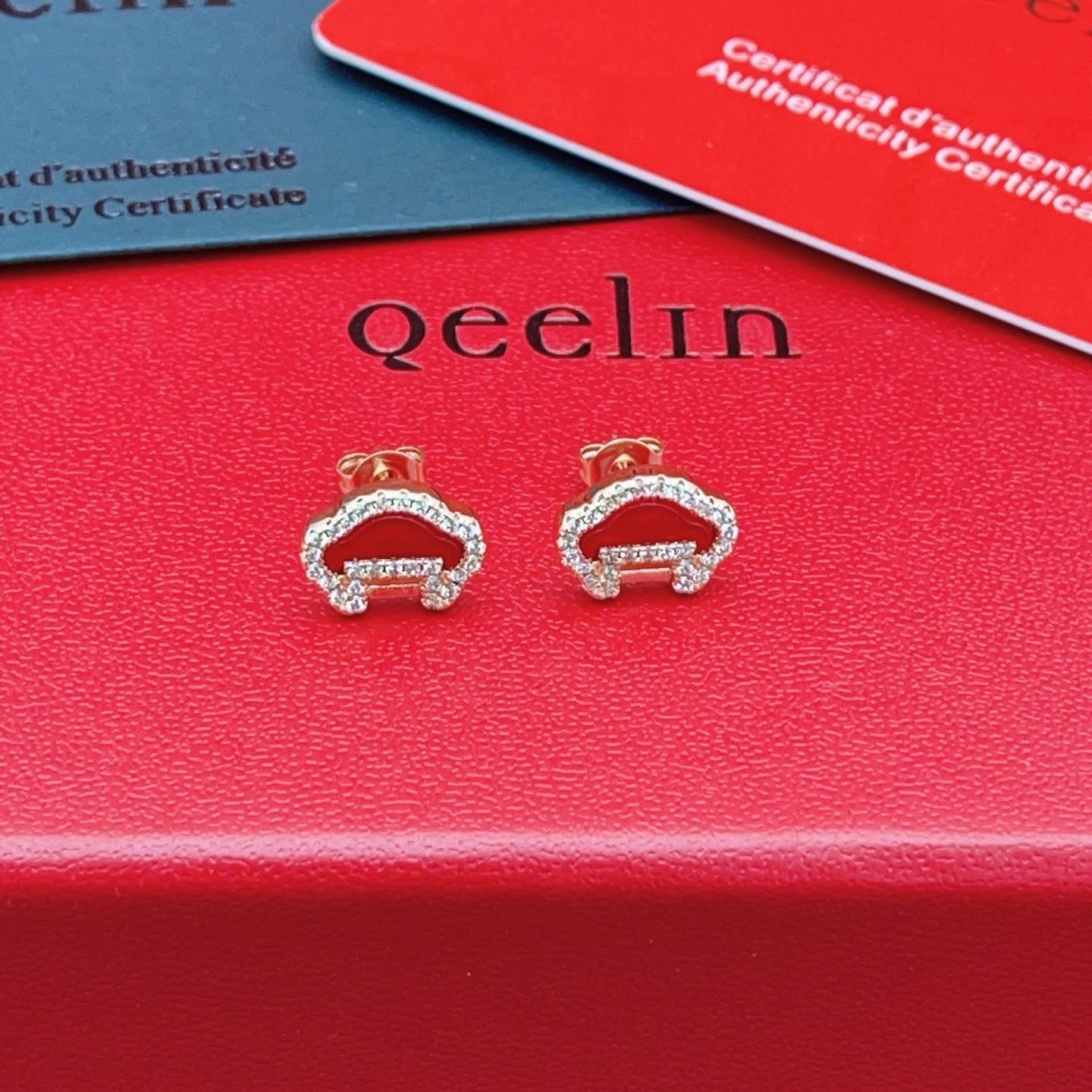 Qeelin Yu Yi earrings 18k rose gold red carnelian clear diamond 8mm stud diameter