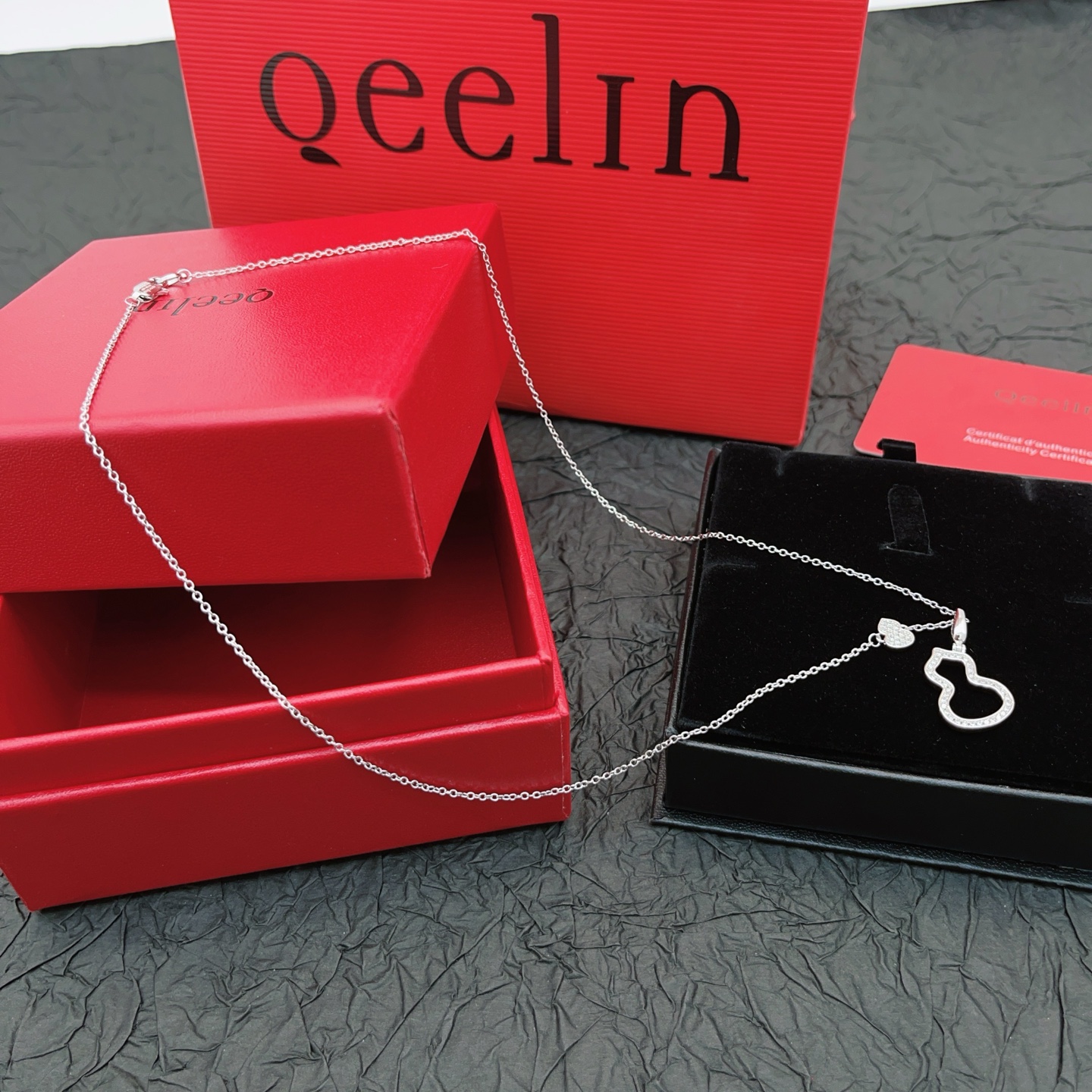 Qeelin Wulu necklace silver-toned metal with clear diamond pave 42cm
