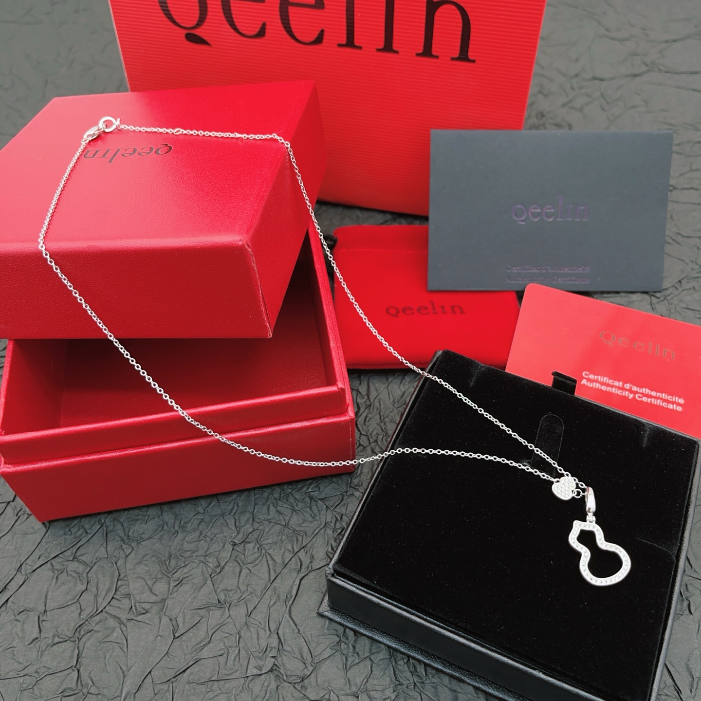 Qeelin Wulu necklace silver-toned metal with clear diamond pave 42cm