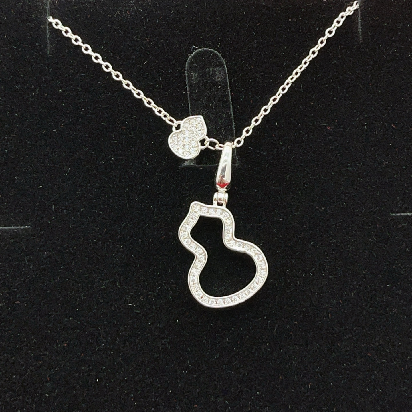 Qeelin Wulu necklace silver-toned metal with clear diamond pave 42cm