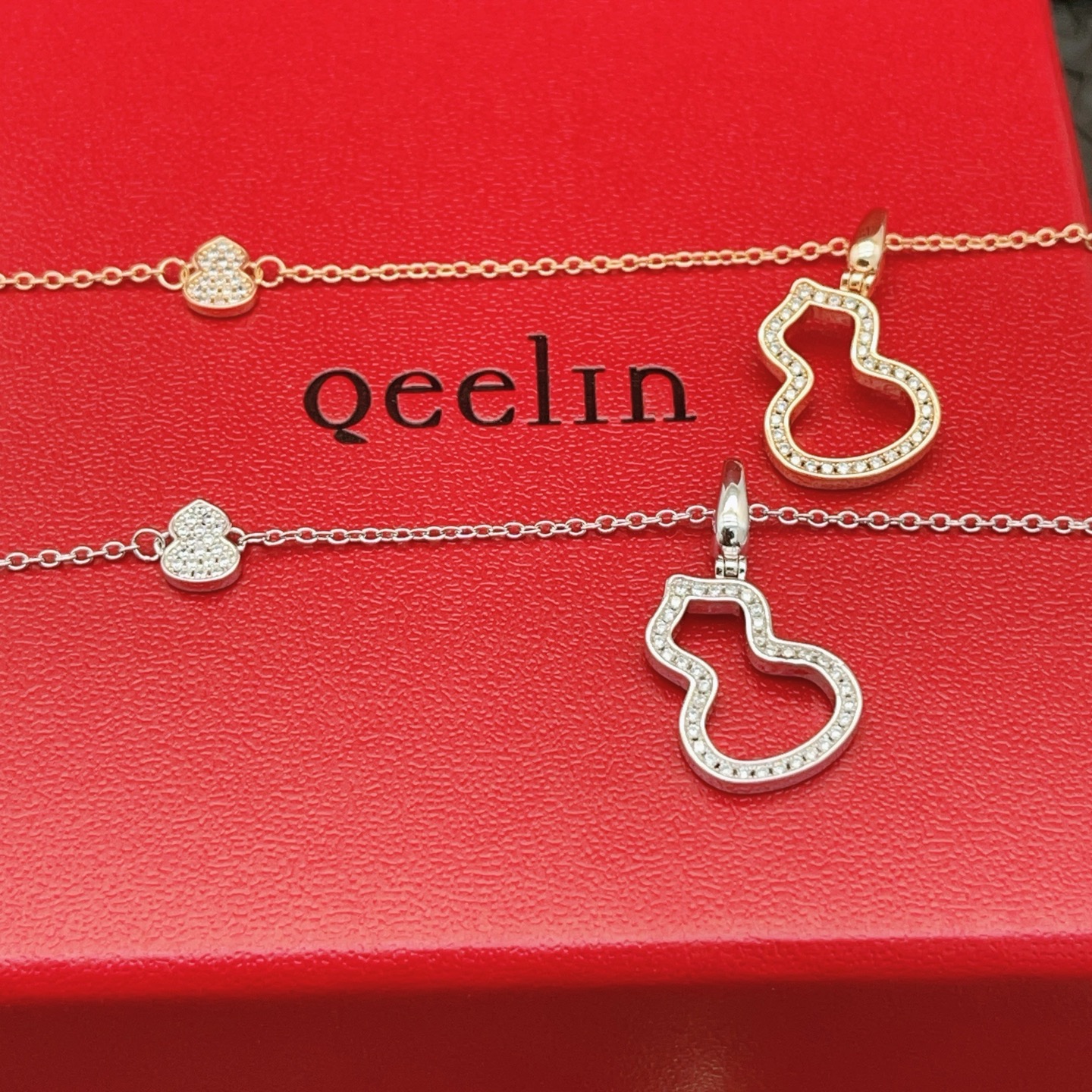 Qeelin Wulu necklace silver-toned metal with clear diamond pave 42cm