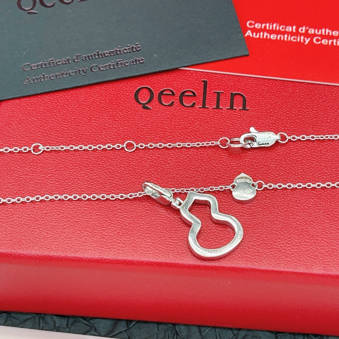 Qeelin Wulu necklace silver-toned metal with clear diamond pave 42cm