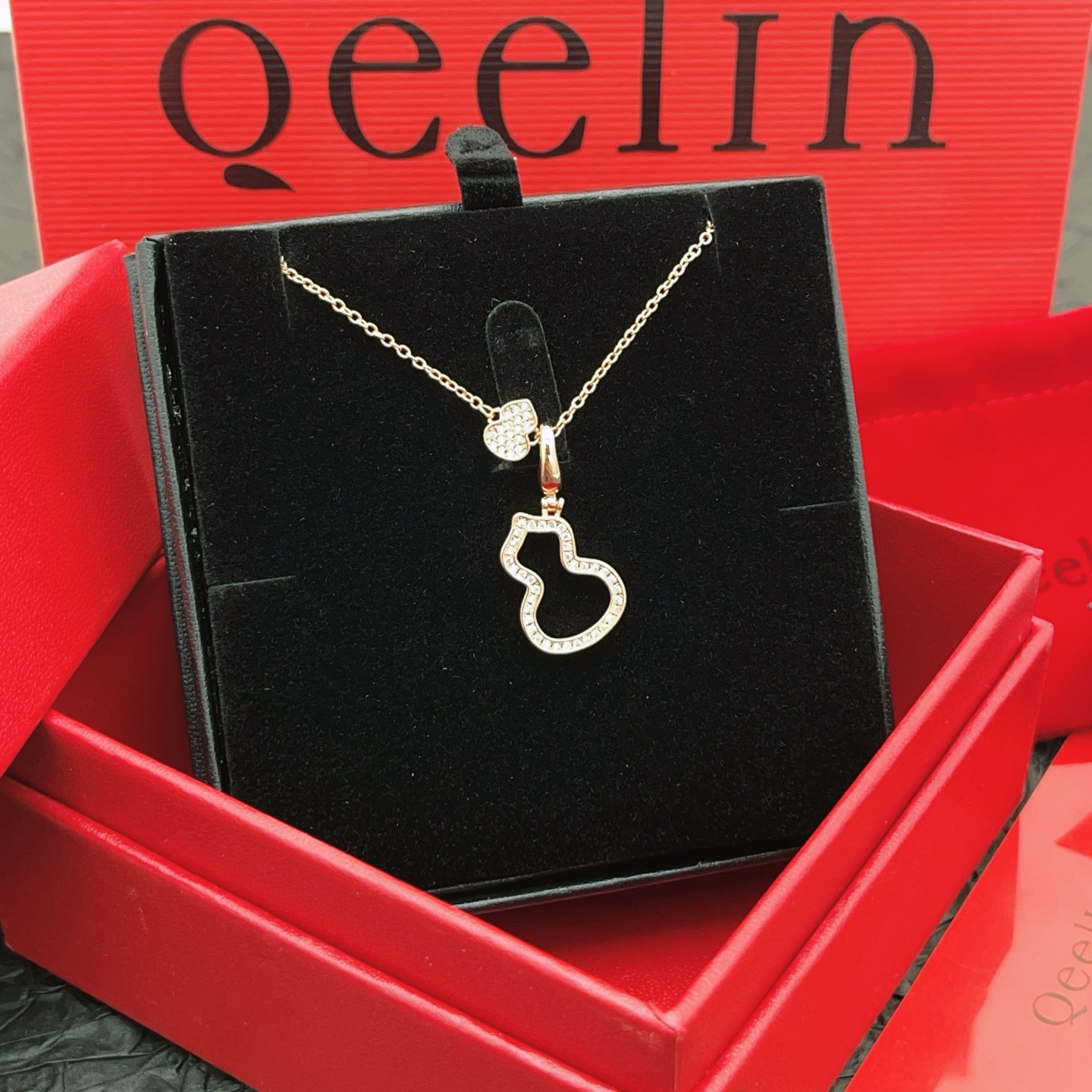 Qeelin Wulu necklace rose gold with clear diamond pave 42cm
