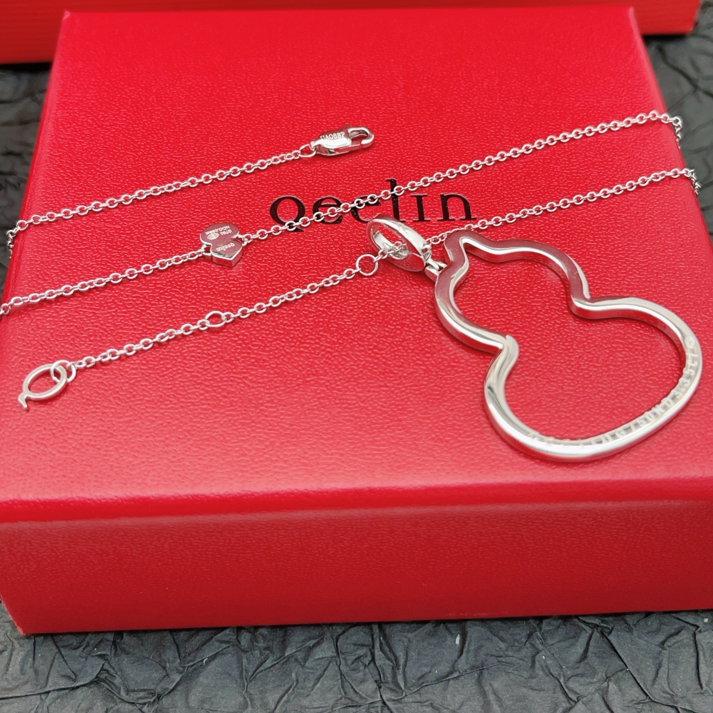 Qeelin Wulu necklace Silver-toned metal with clear diamond pave accents 42cm
