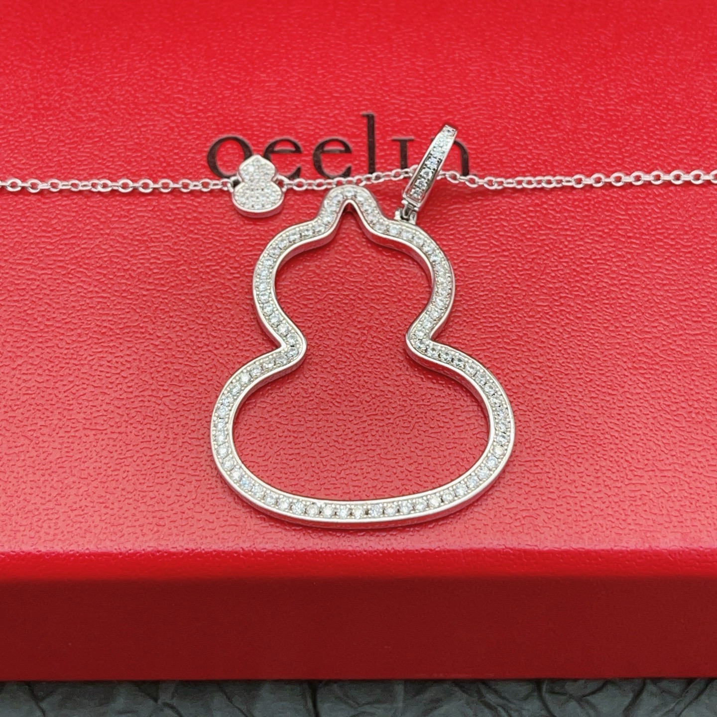 Qeelin Wulu necklace Silver-toned metal with clear diamond pave accents 42cm