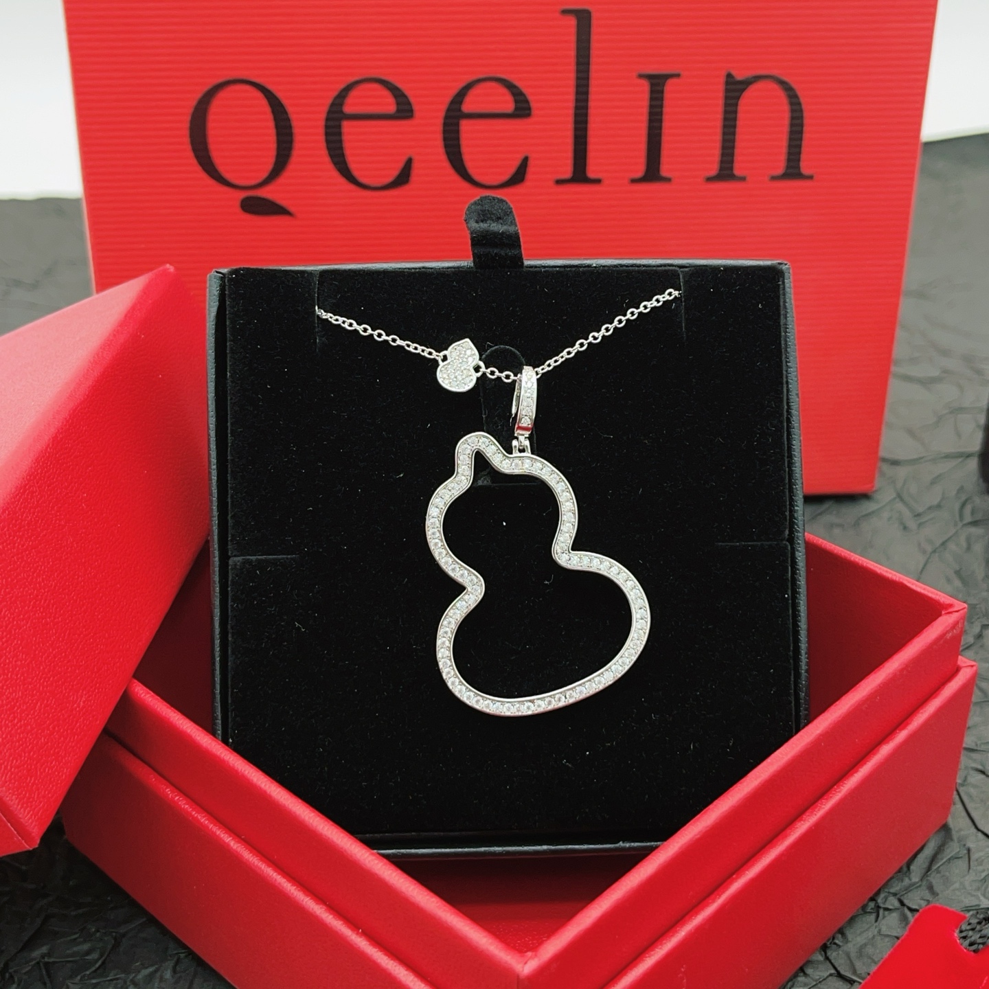 Qeelin Wulu necklace Silver-toned metal with clear diamond pave accents 42cm