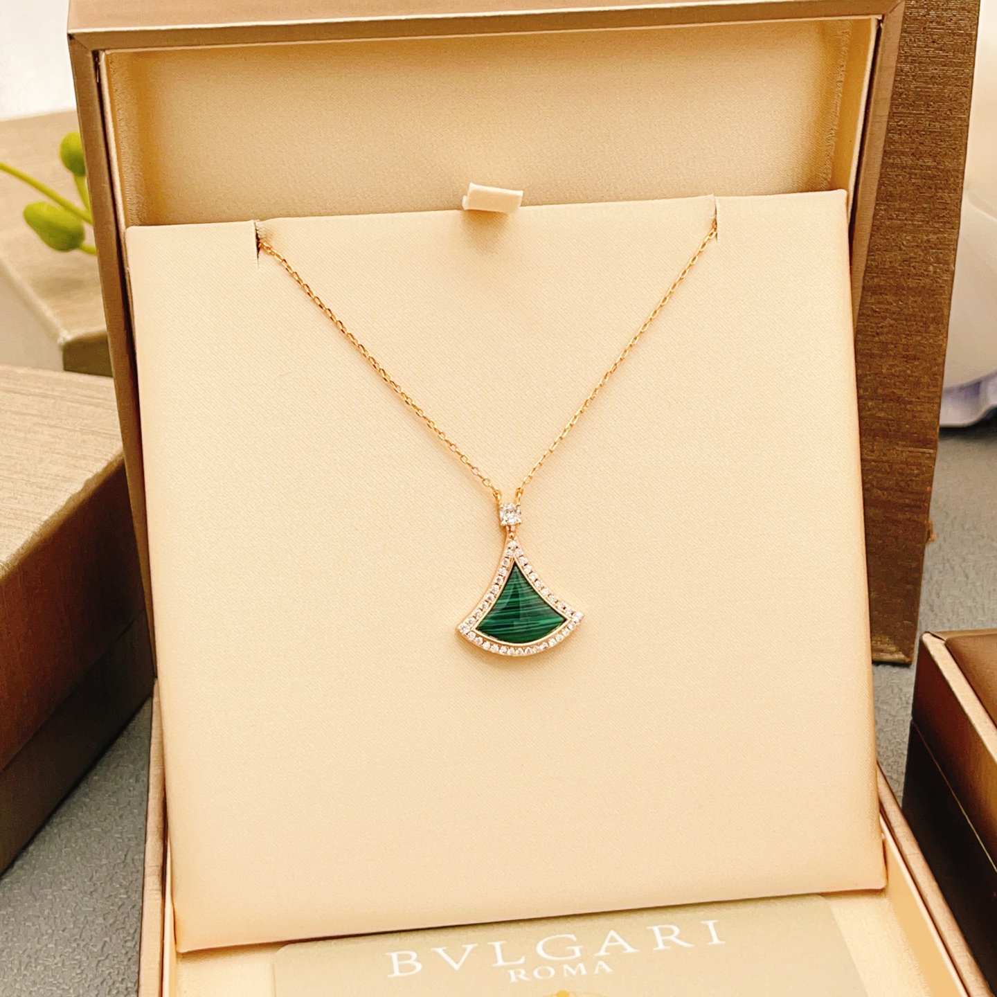 Bvlgari Divas Dream necklace 18k rose gold green malachite clear diamond 42cm