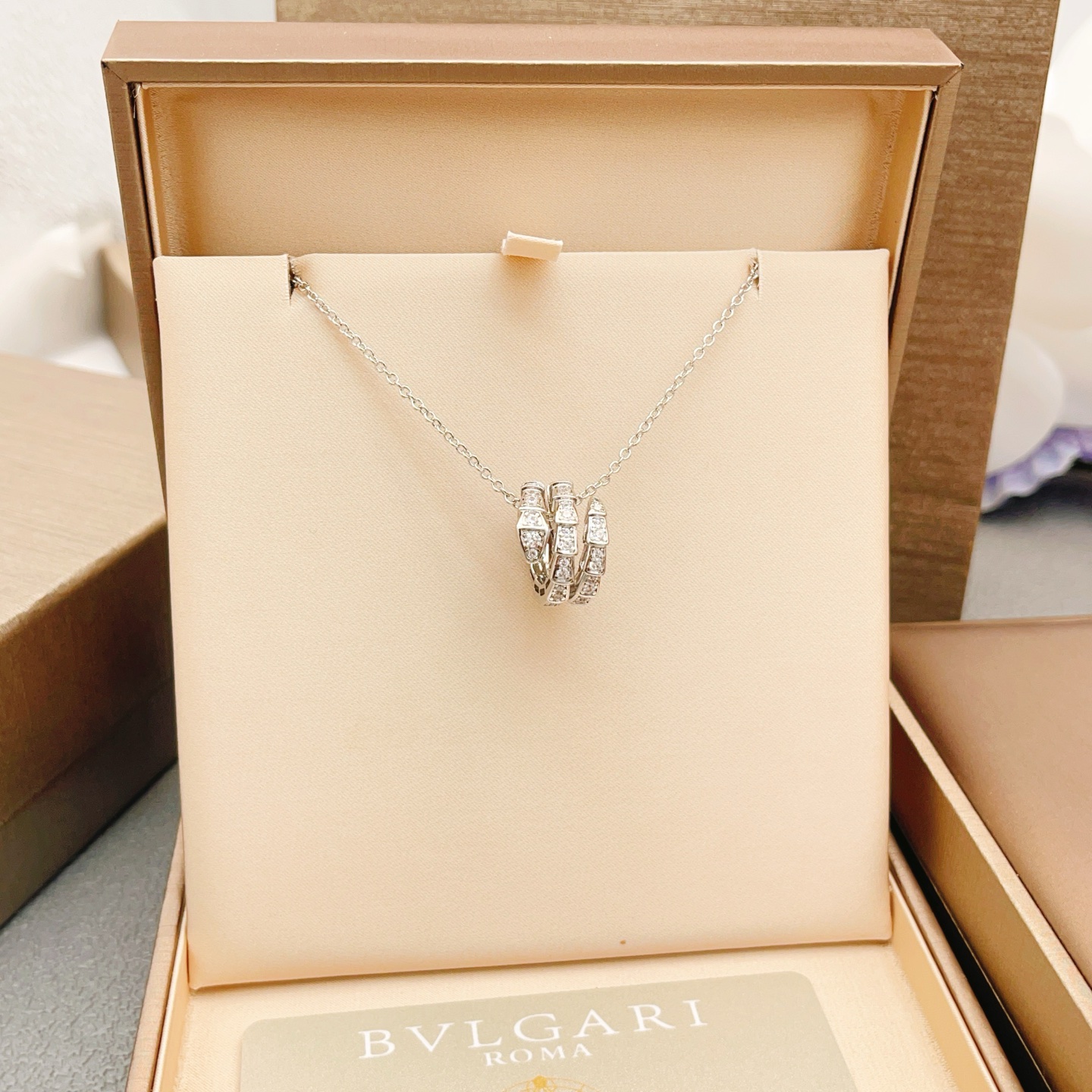 Bvlgari Serpenti Viper necklace 18k white gold with pave diamonds 40-45cm adjustable