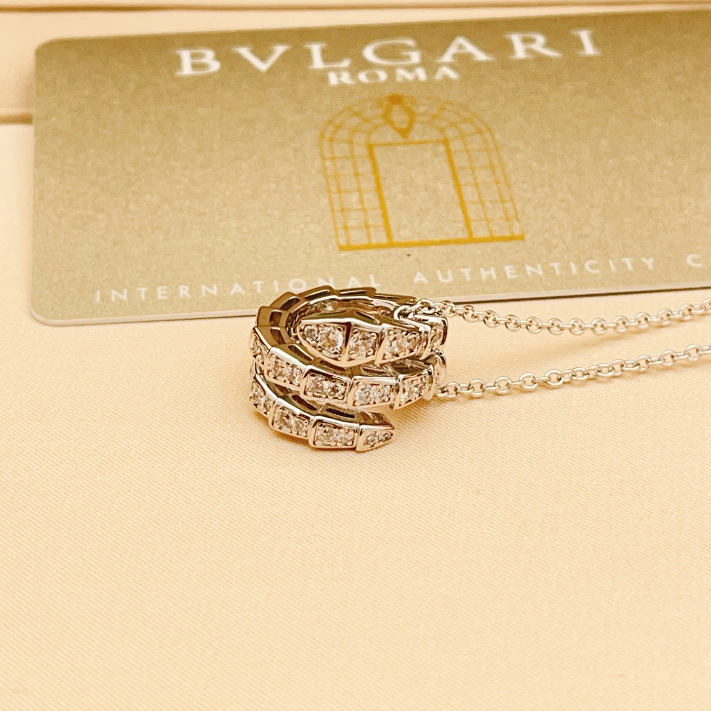 Bvlgari Serpenti Viper necklace 18k white gold with pave diamonds 40-45cm adjustable