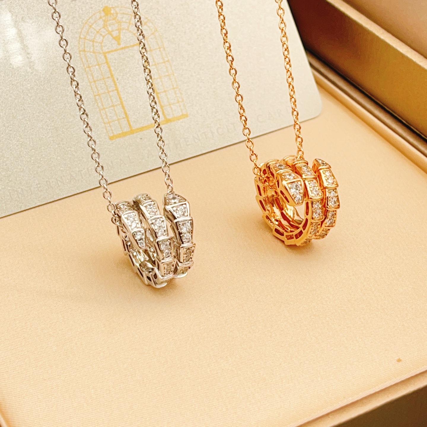 Bvlgari Serpenti Viper necklace 18k white gold with pave diamonds 40-45cm adjustable
