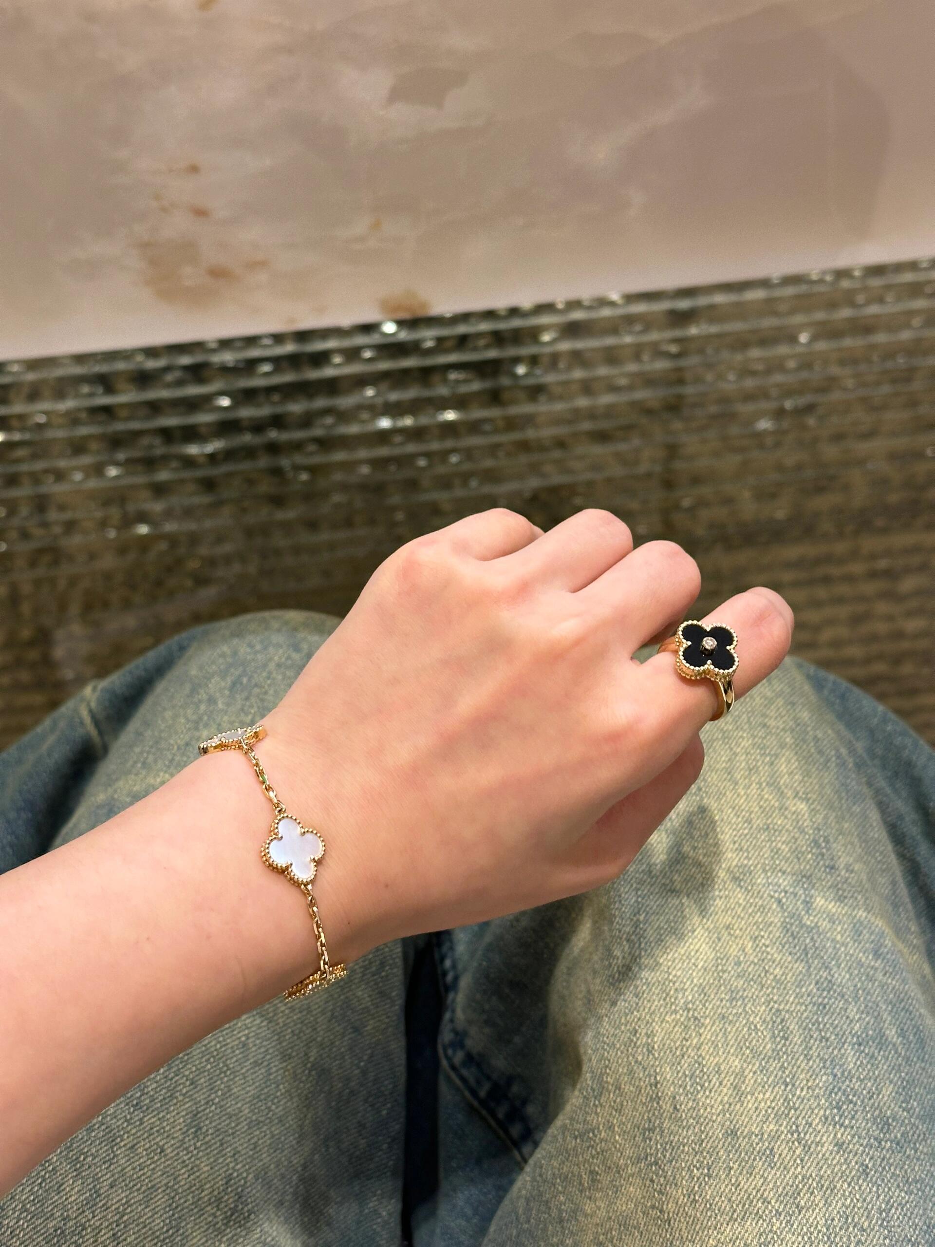 Van Cleef Arpels Vintage Alhambra ring 18k rose gold black onyx diamond No 6