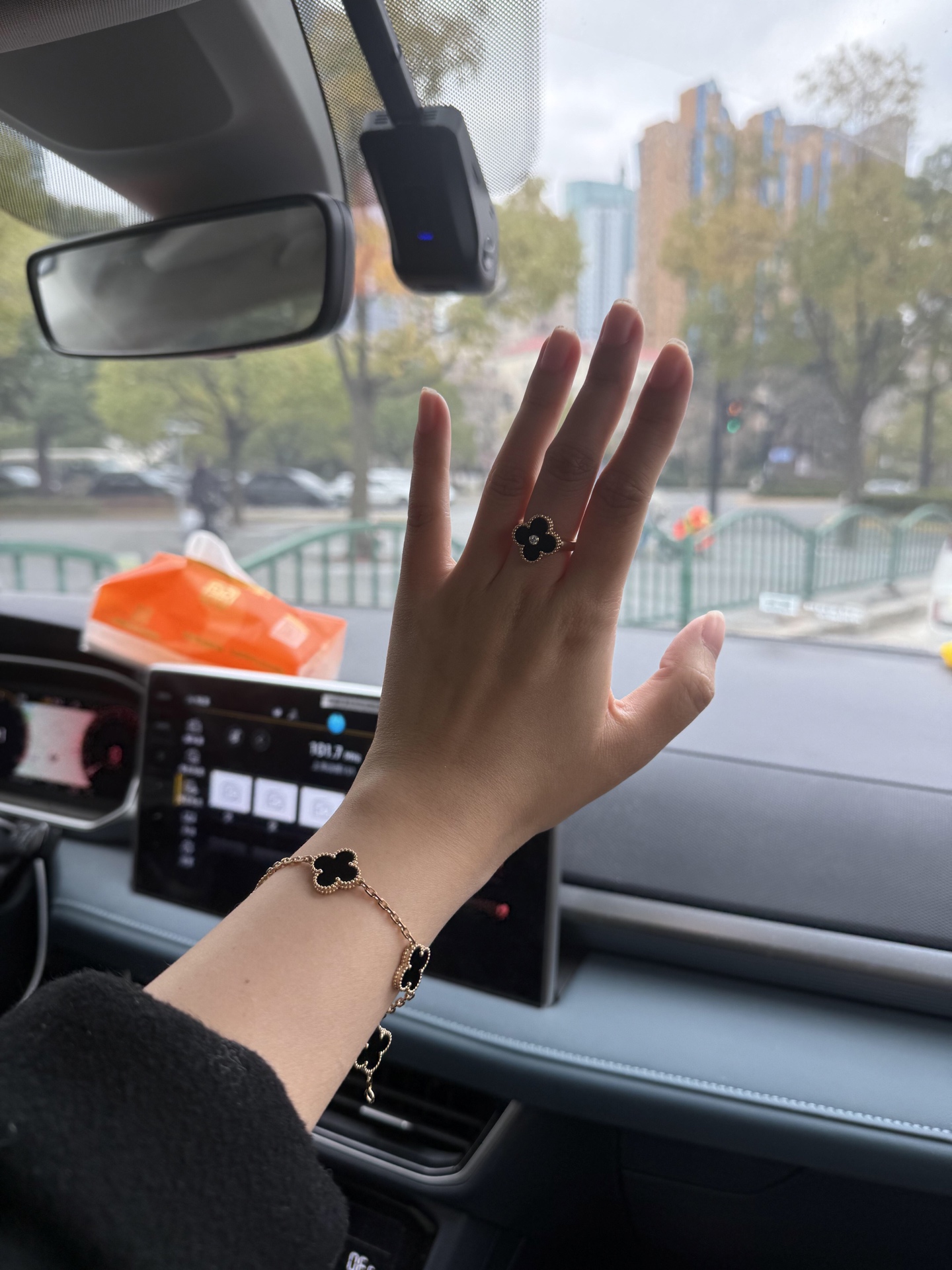 Van Cleef Arpels Vintage Alhambra ring 18k rose gold black onyx diamond No 6