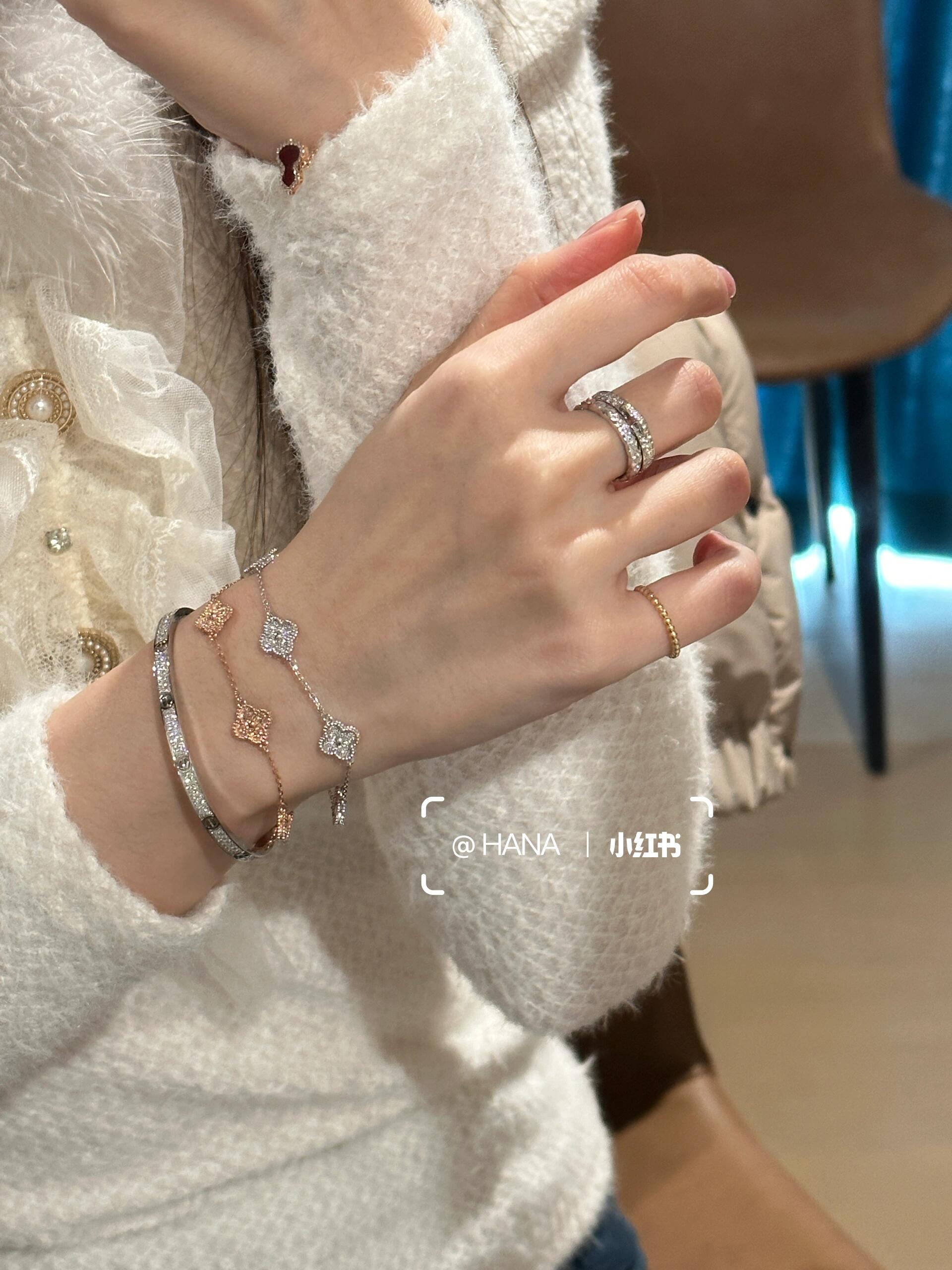 Van Cleef Arpels Alhambra bracelet Rose gold with red carnelian and clear diamond accents 17cm