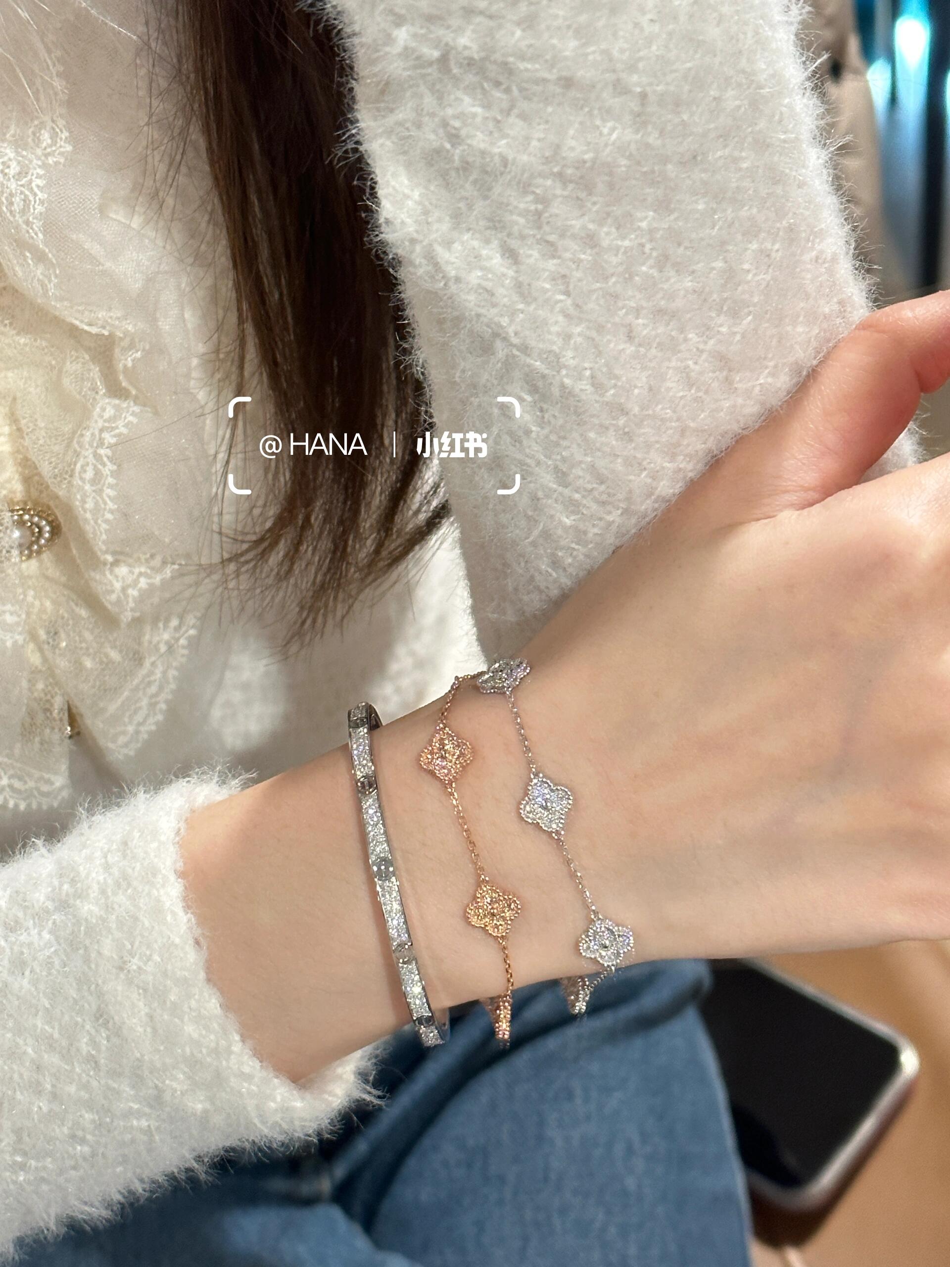 Van Cleef Arpels Alhambra bracelet Rose gold with red carnelian and clear diamond accents 17cm