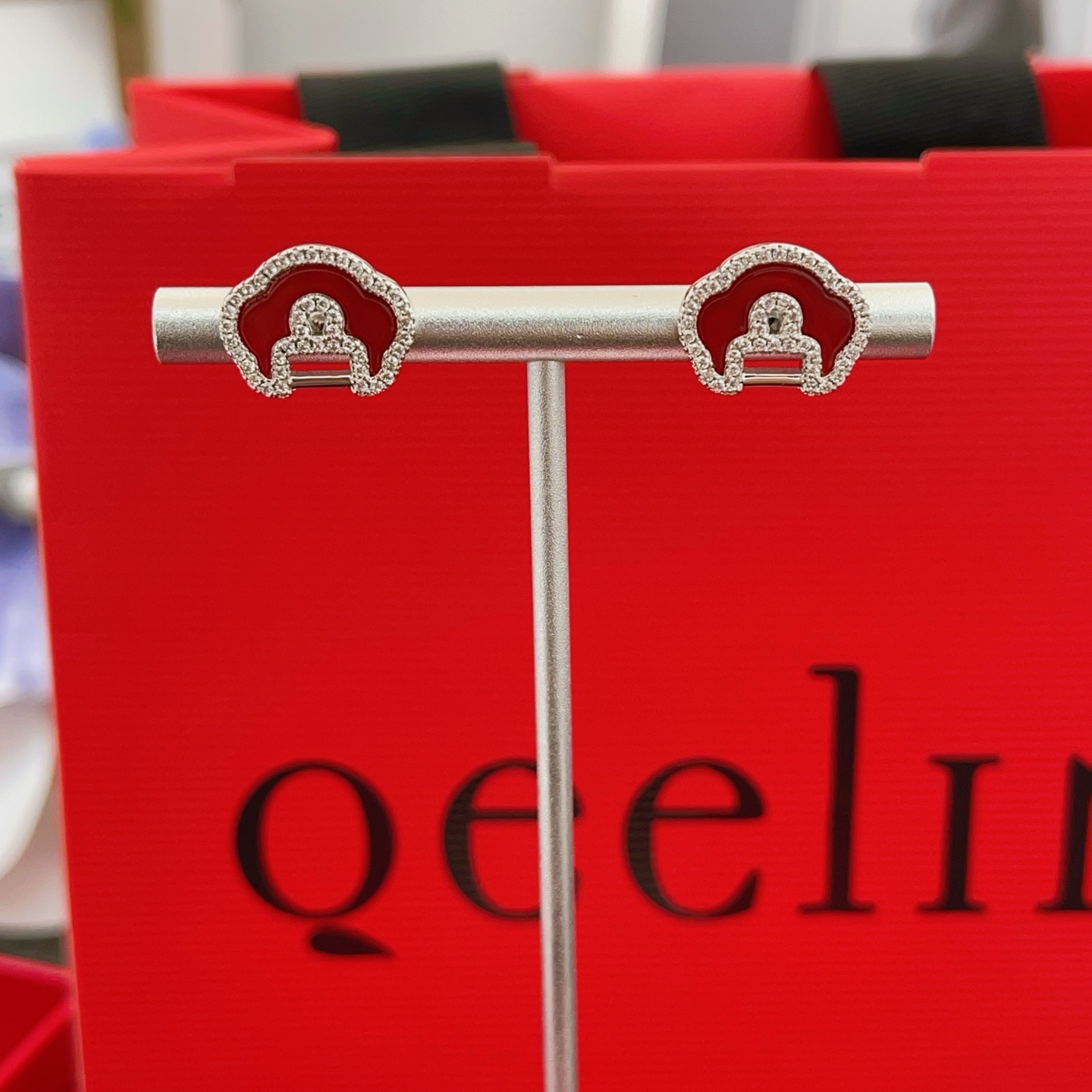Qeelin Yu Yi earrings silver-toned white gold red carnelian clear diamond pave 10mm stud diameter