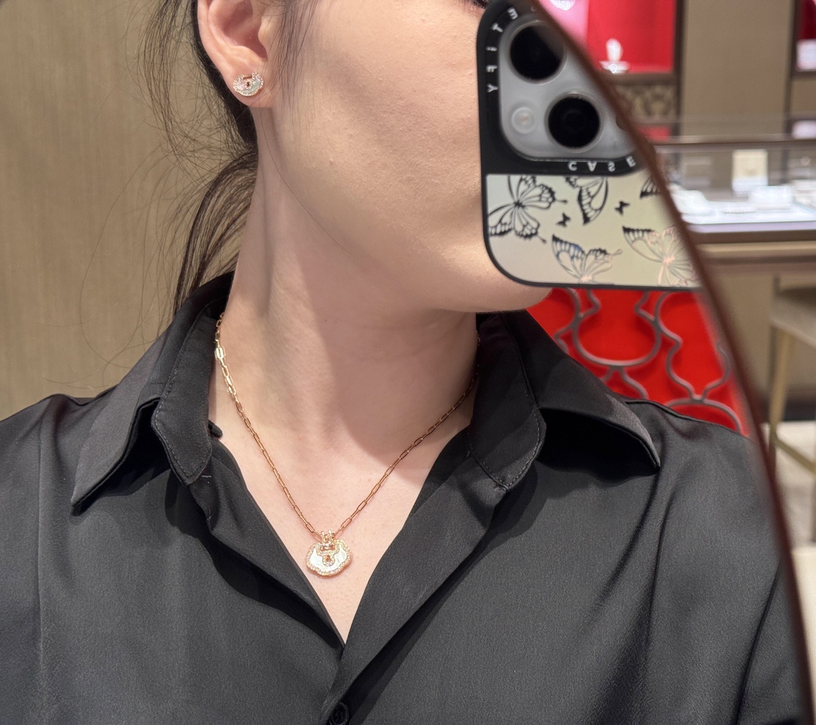 Qeelin Yu Yi necklace 18k rose gold 18k white gold diamond pink mother-of-pearl white mother-of-pearl grey mother-of-pearl 45cm