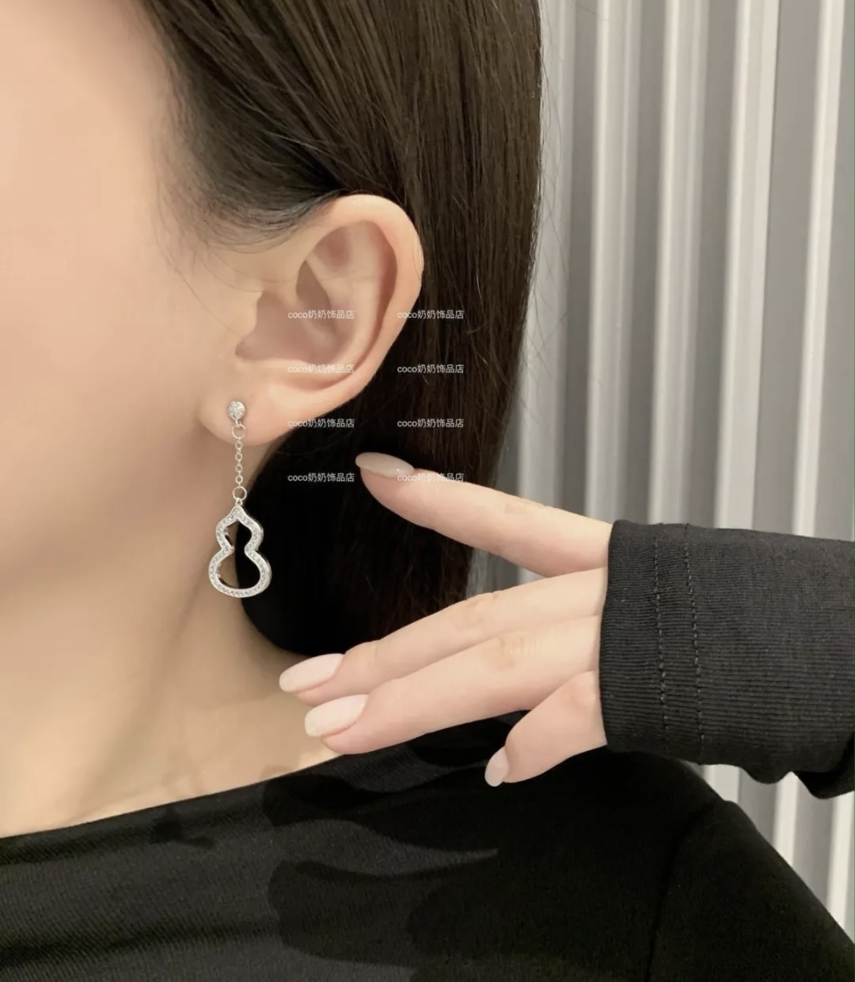 Qeelin Wulu earrings 18k rose gold with clear diamonds 18k white gold with clear diamonds 3cm drop length