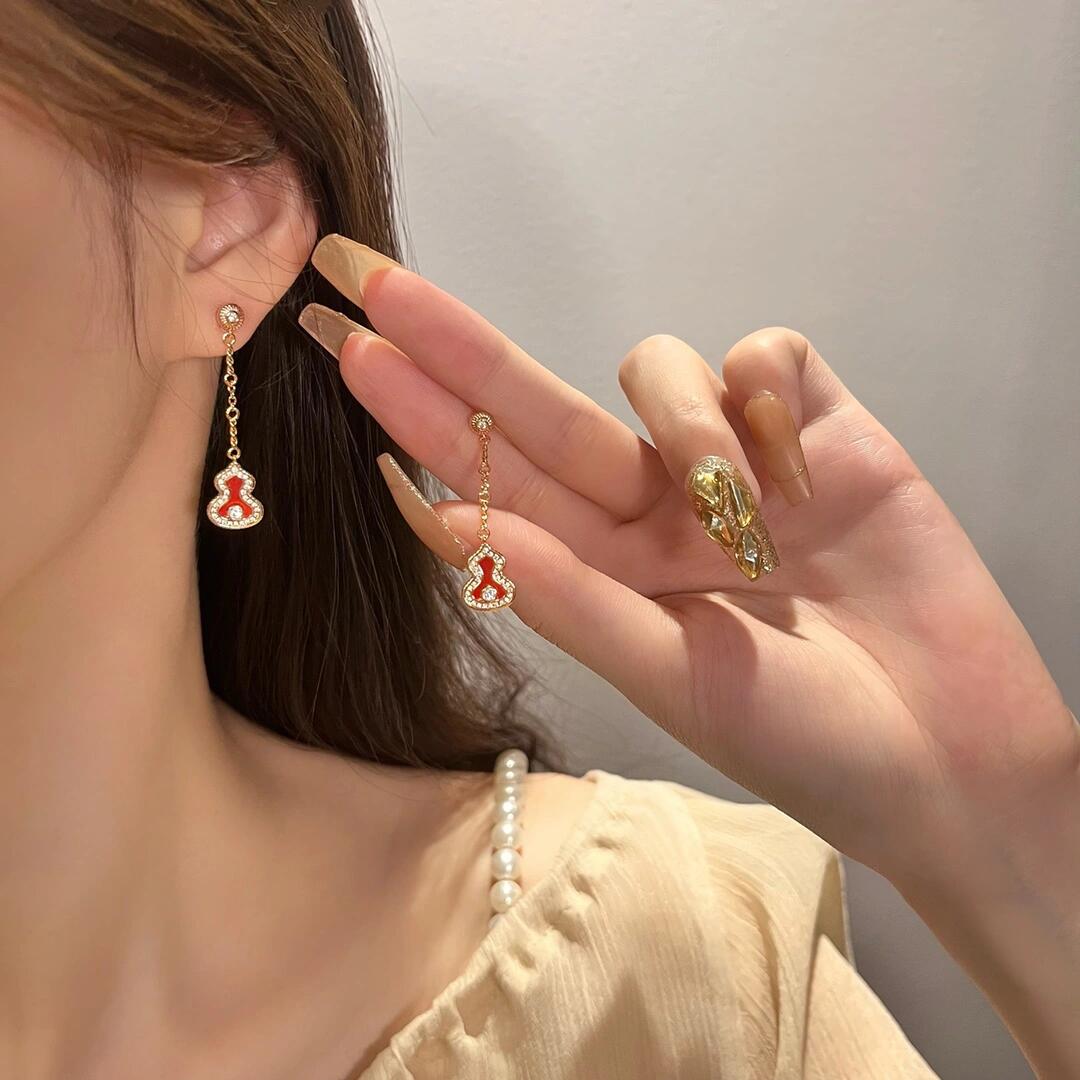 Qeelin Wulu earrings 18k rose gold red agate clear diamond 3cm drop length