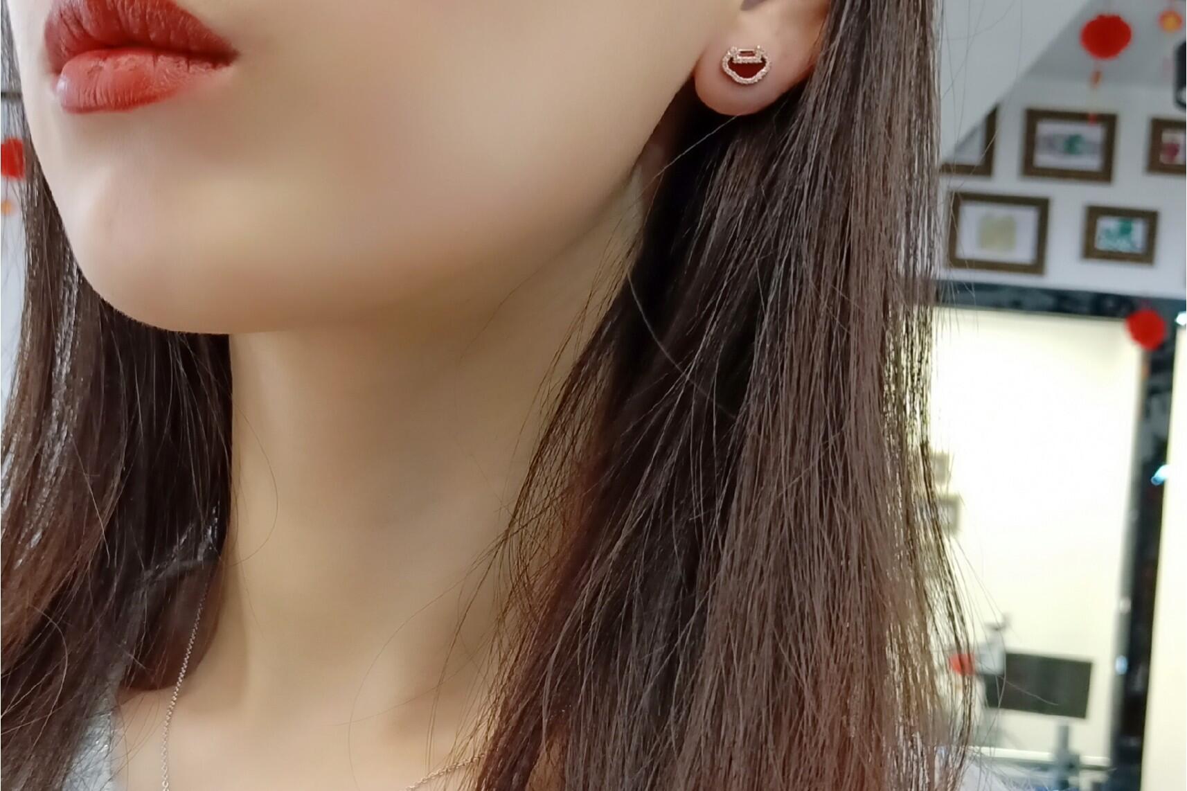 Qeelin Yu Yi earrings rose gold red carnelian clear diamond 10mm stud diameter