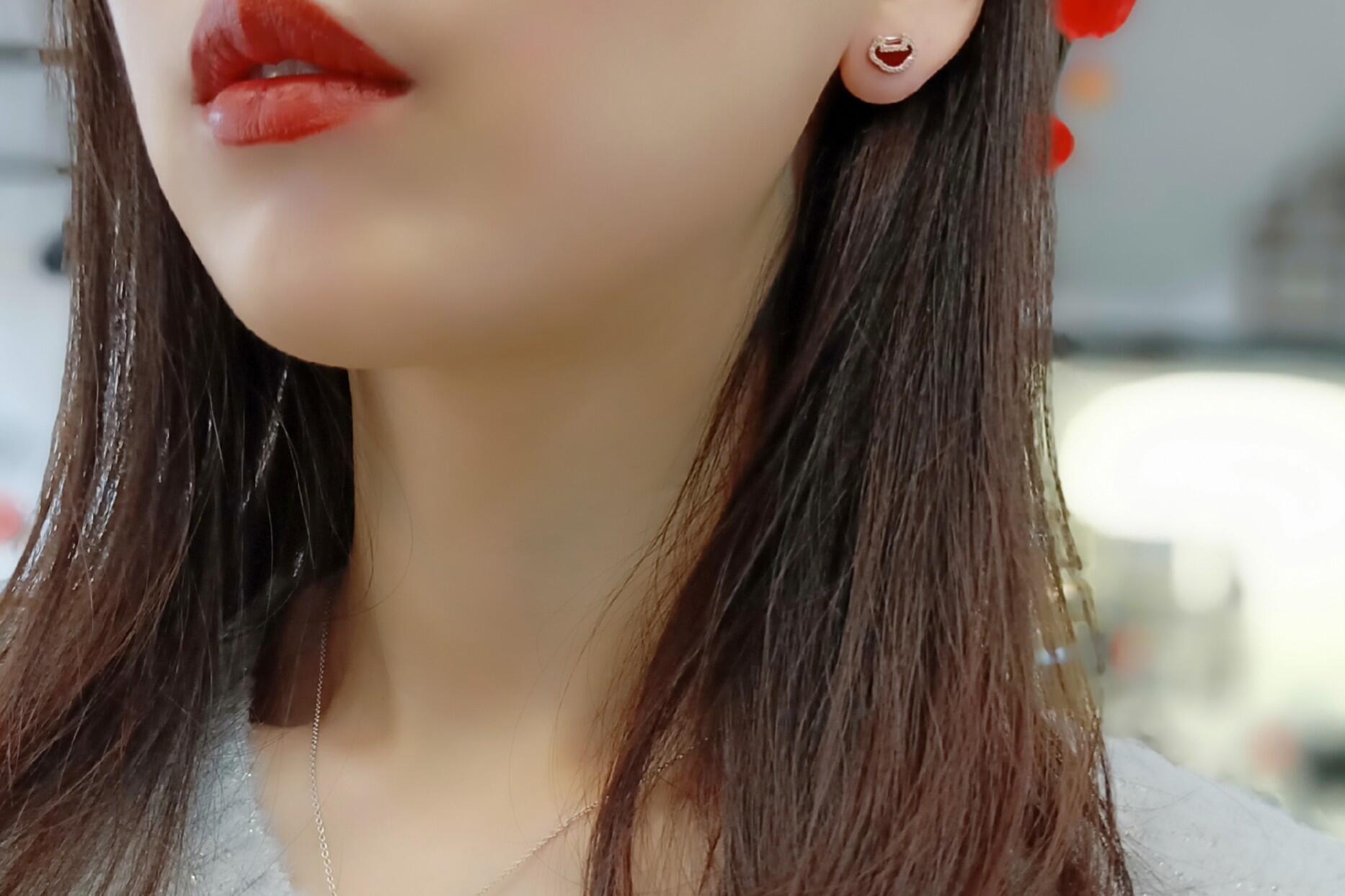 Qeelin Yu Yi earrings rose gold red carnelian clear diamond 10mm stud diameter
