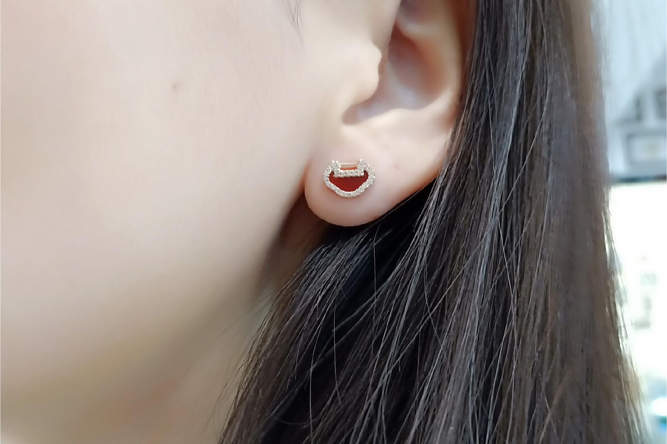 Qeelin Yu Yi earrings silver-toned white gold red carnelian clear diamond pave 10mm stud diameter