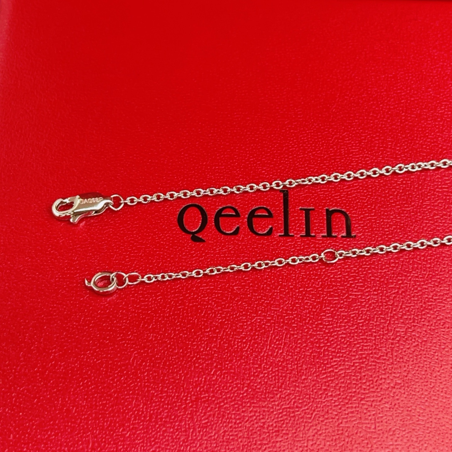 Qeelin Wulu necklace Silver-toned metal with dark brown inlay and clear diamond accents 42cm