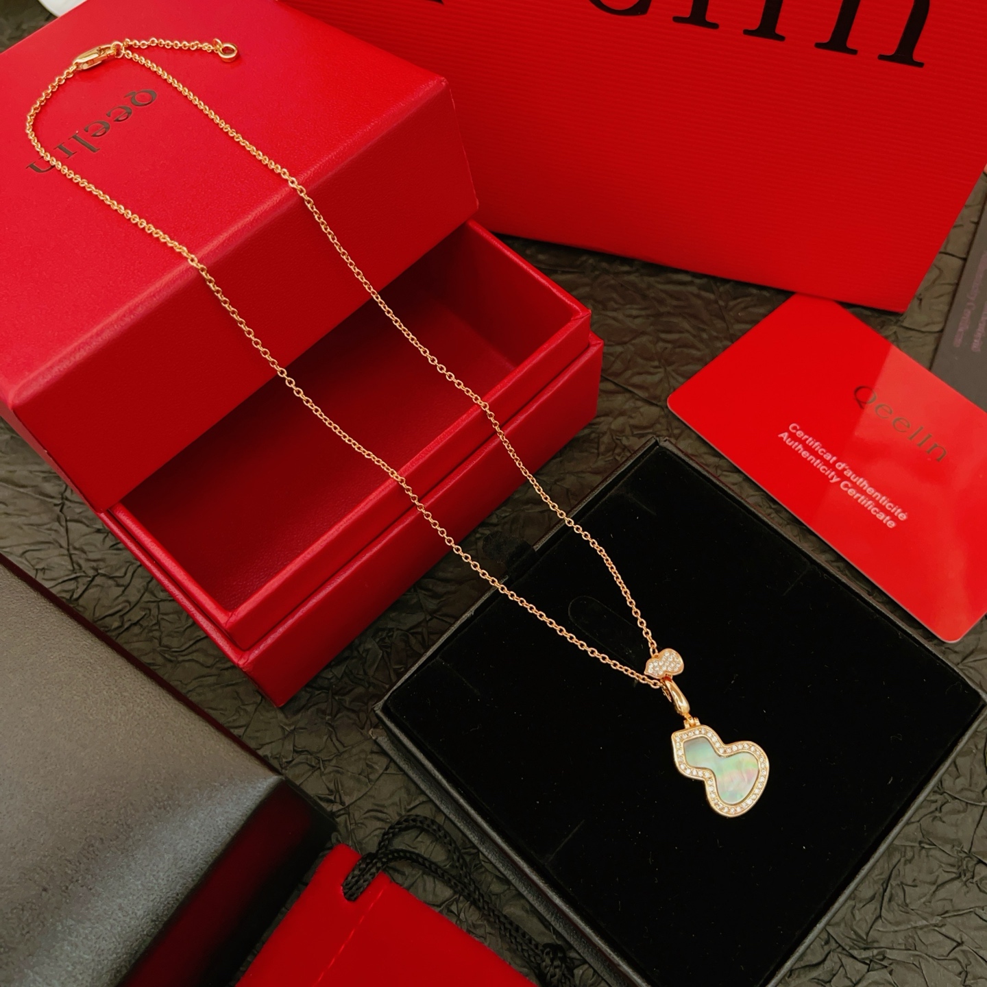 Qeelin Wulu necklace 18k rose gold gray mother-of-pearl diamond 42cm with 2cm extender