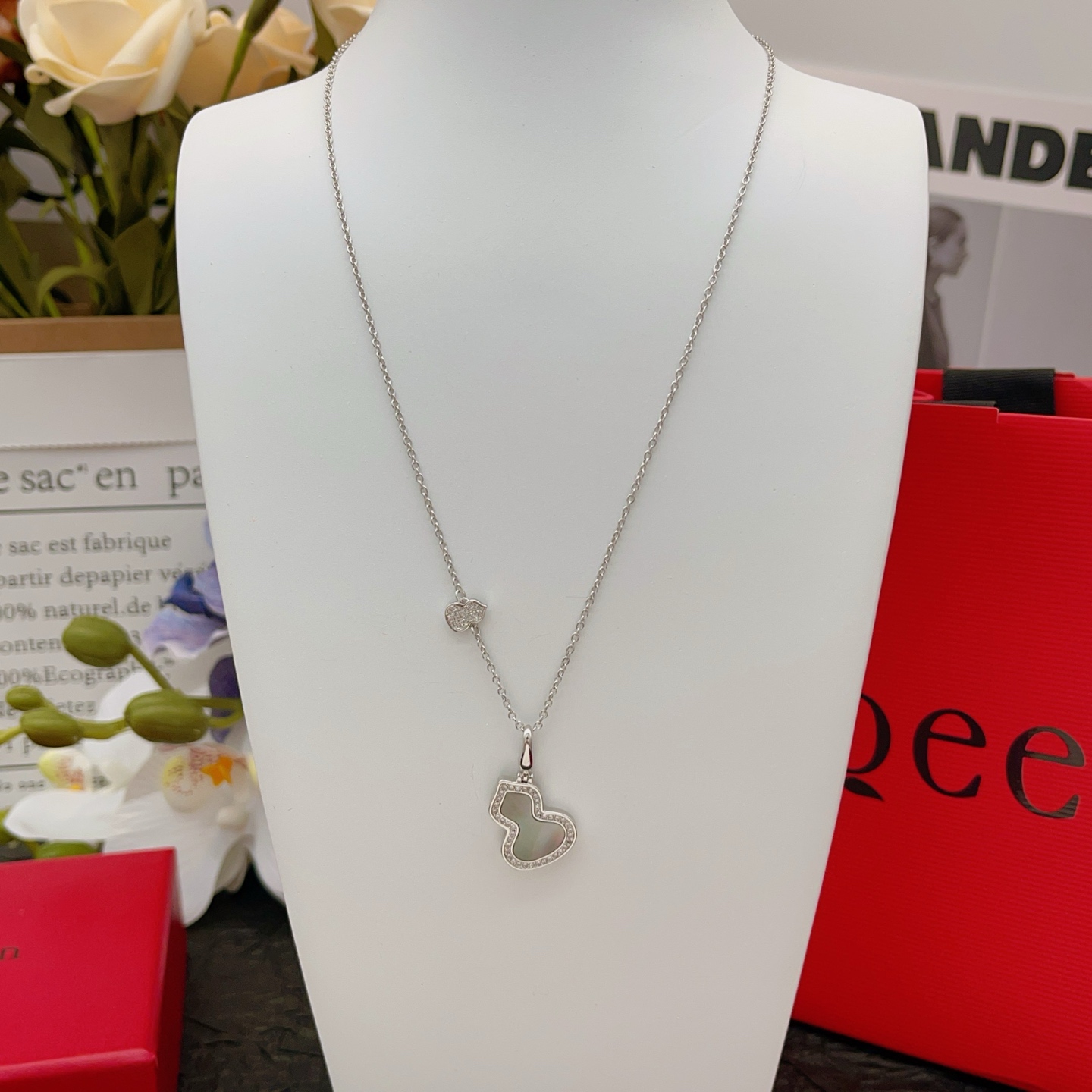 Qeelin Wulu necklace Silver-toned metal with dark brown inlay and clear diamond accents 42cm