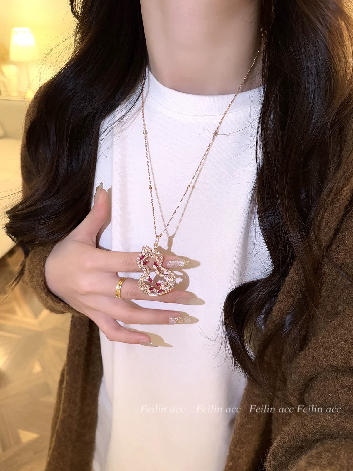 Qeelin Wulu necklace Silver-toned metal with clear diamonds and green gemstones Rose gold-toned metal with clear diamonds and red gemstones 45cm