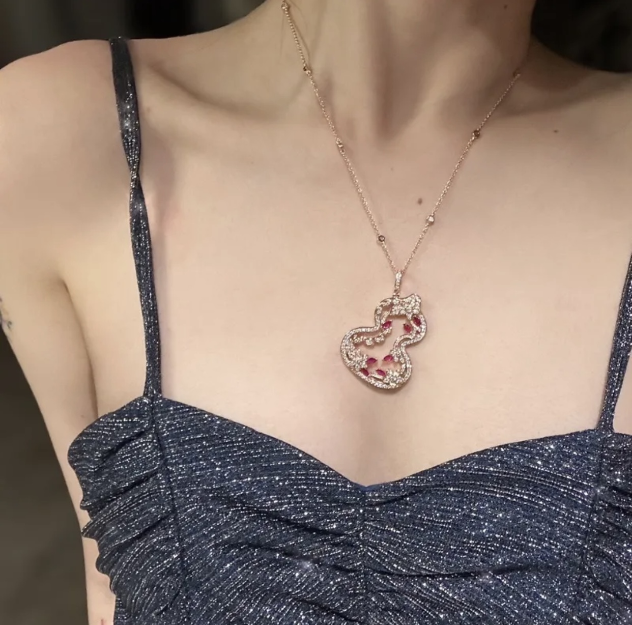 Qeelin Wulu necklace Rose gold metal with clear diamonds and ruby red gemstones 45cm