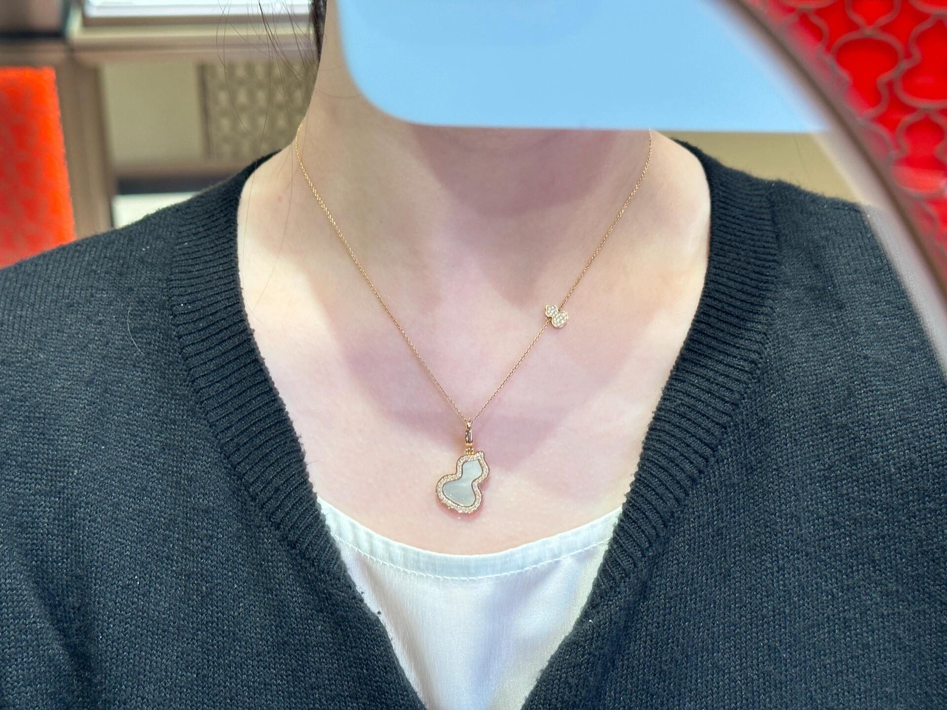 Qeelin Wulu necklace Silver rose gold metal mother-of-pearl diamond accents 42cm