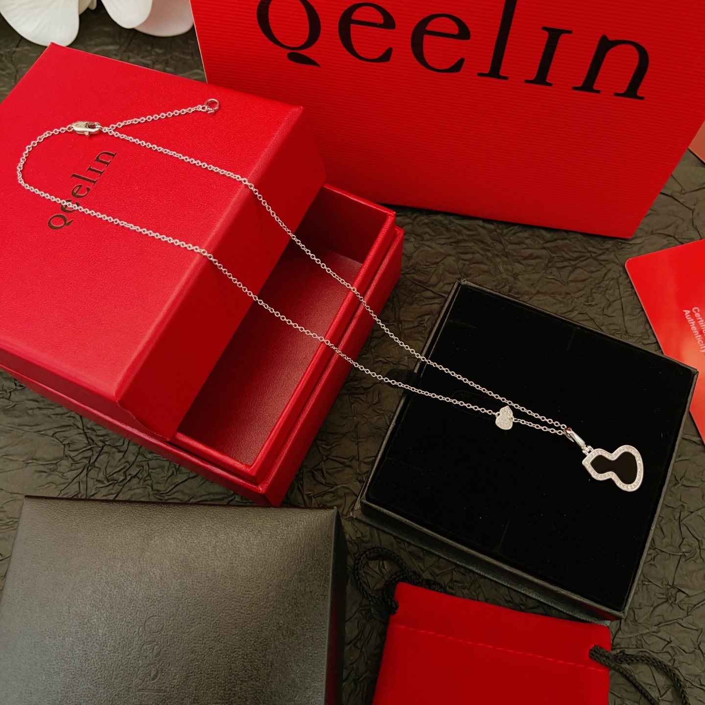 Qeelin Wulu necklace Silver-toned metal black onyx clear diamond accents 42cm