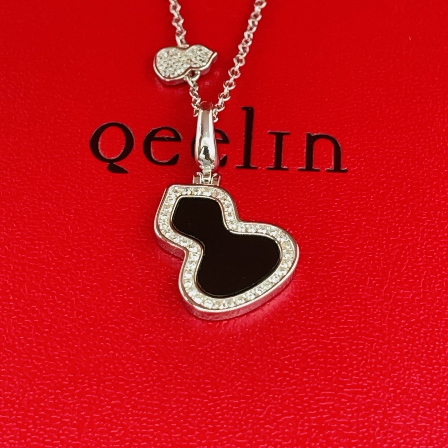 Qeelin Wulu necklace Silver-toned metal black onyx clear diamond accents 42cm